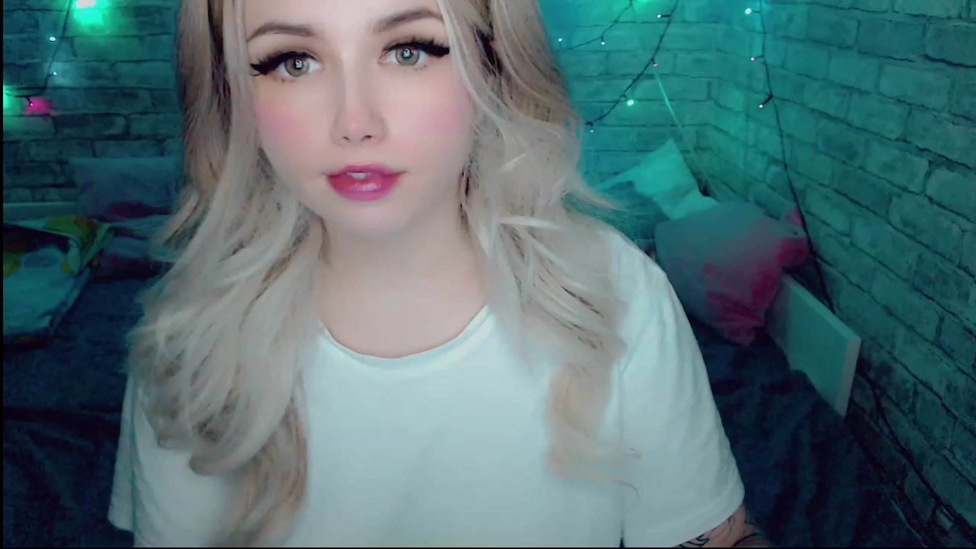 Gallery image thumbnail from YUMMY_TIFFANI's myfreecams stream on, 12/15/2022, 13:06 image 13 of 20