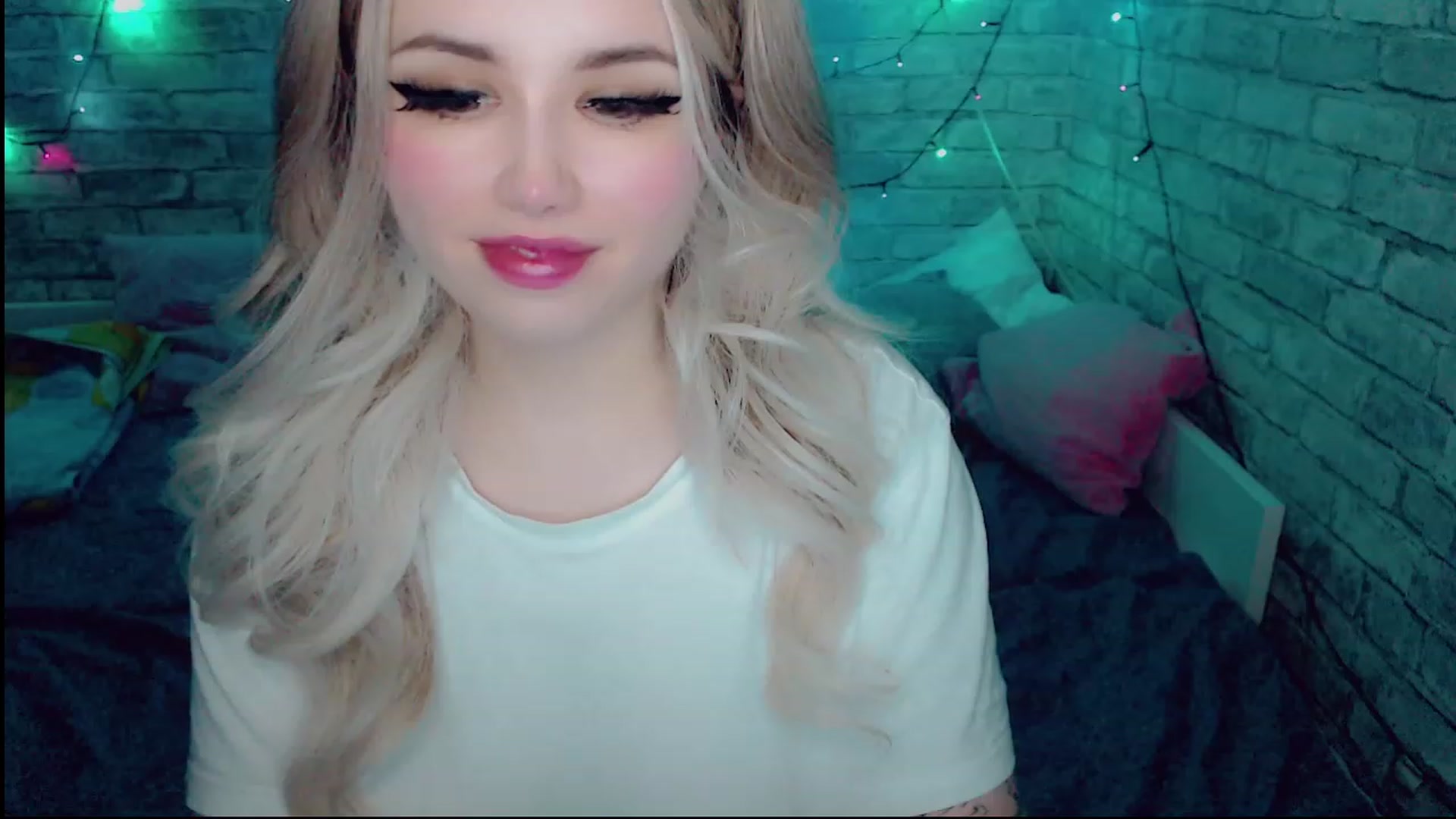 Gallery image thumbnail from YUMMY_TIFFANI's myfreecams stream on, 12/15/2022, 13:06 image 14 of 20