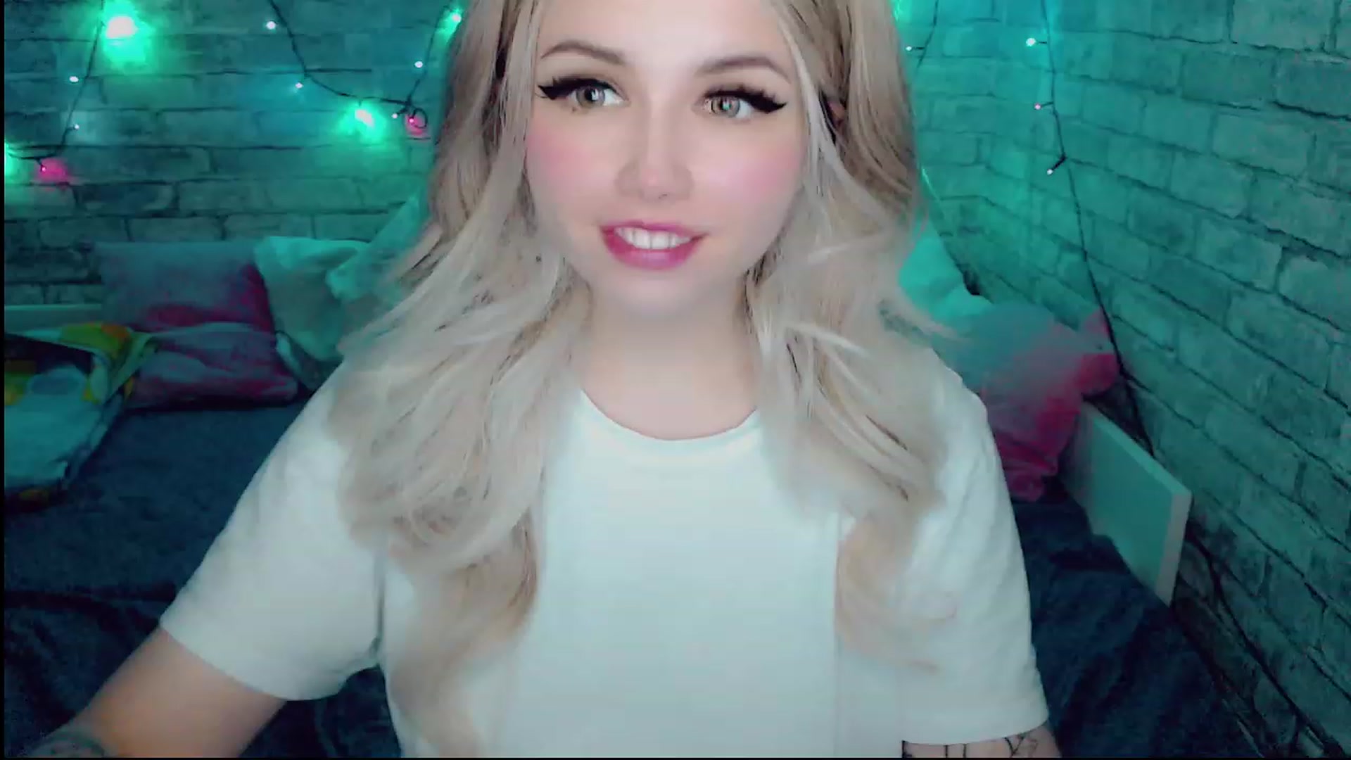 Gallery image thumbnail from YUMMY_TIFFANI's myfreecams stream on, 12/15/2022, 13:06 image 7 of 20