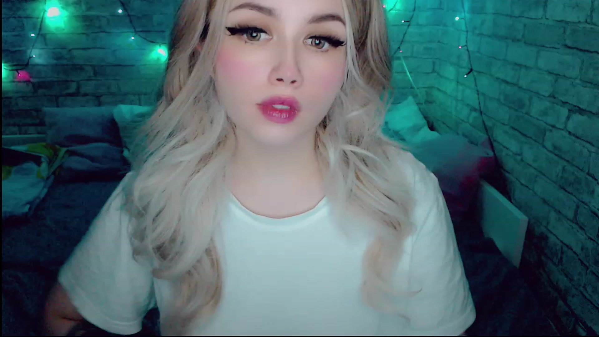 Gallery image thumbnail from YUMMY_TIFFANI's myfreecams stream on, 12/15/2022, 13:06 image 1 of 20