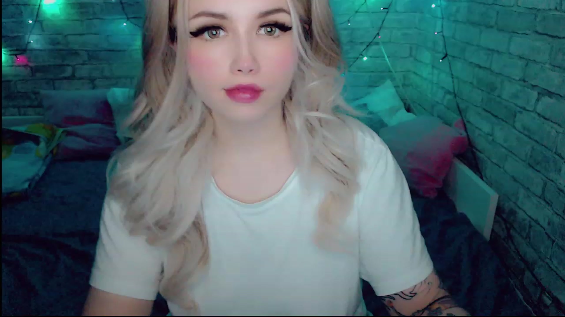 Gallery image thumbnail from YUMMY_TIFFANI's myfreecams stream on, 12/15/2022, 13:06 image 10 of 20