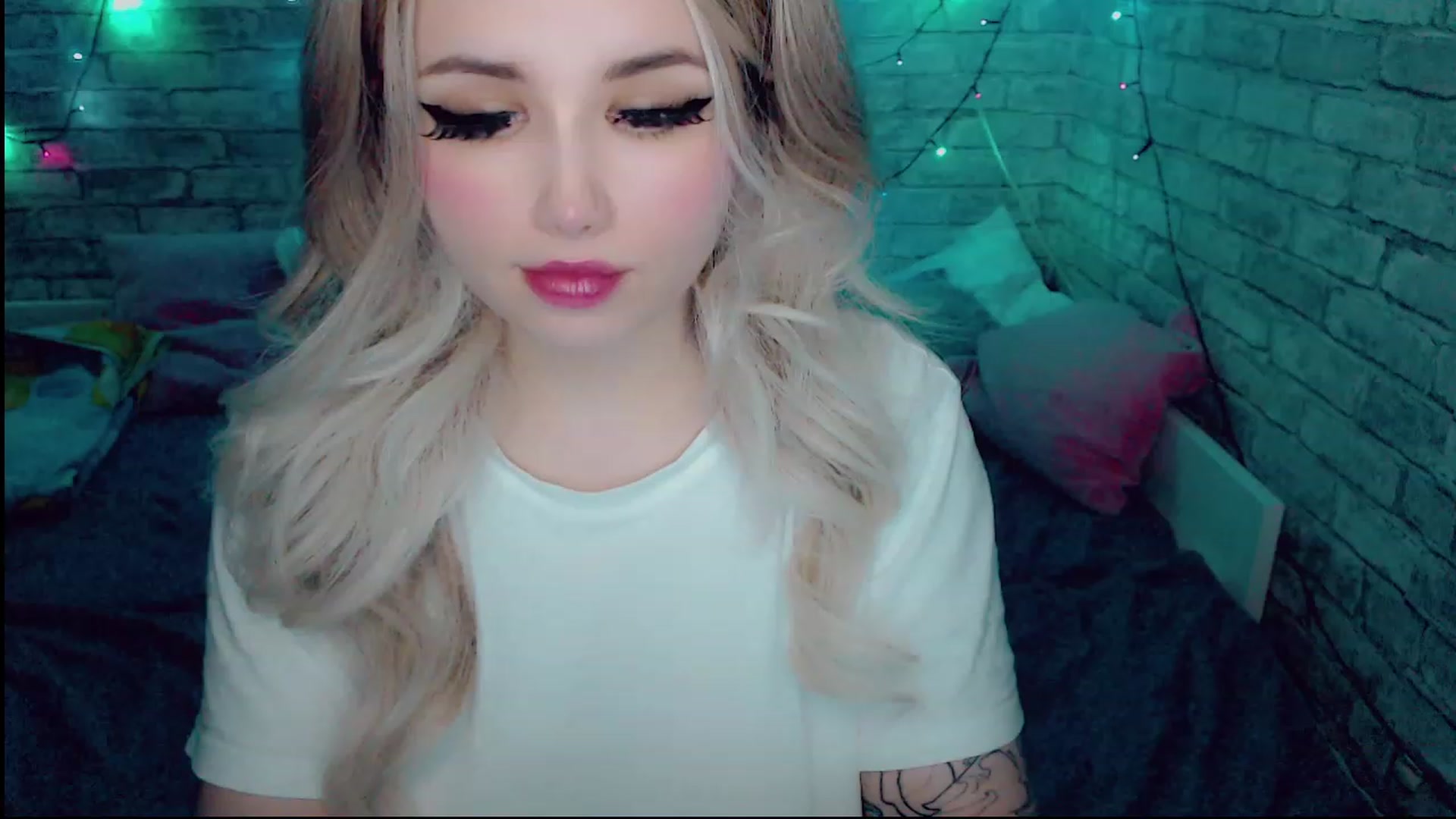 Gallery image thumbnail from YUMMY_TIFFANI's myfreecams stream on, 12/15/2022, 13:06 image 20 of 20