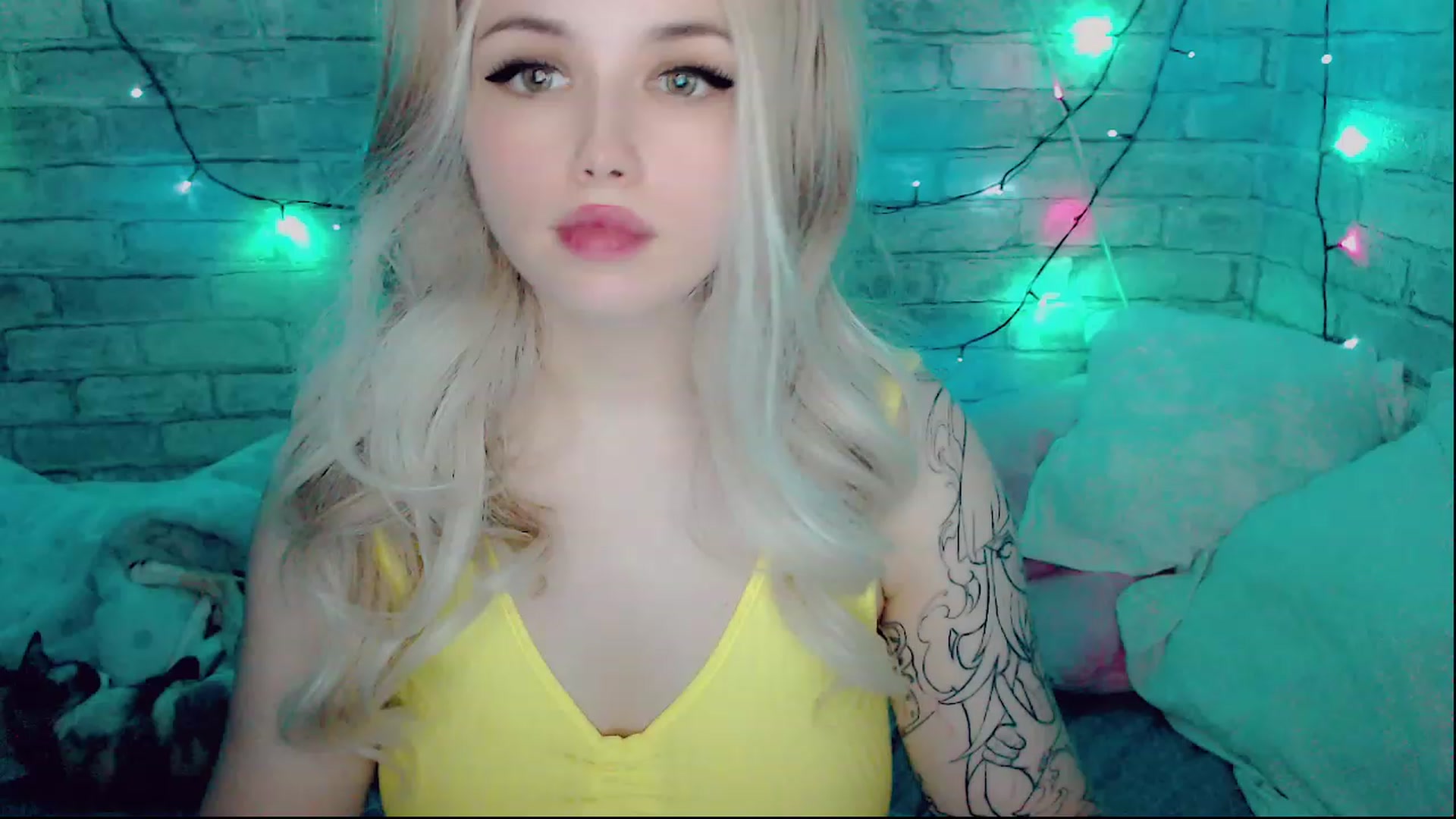 Gallery image thumbnail from YUMMY_TIFFANI's myfreecams stream on, 12/16/2022, 12:18 image 2 of 20