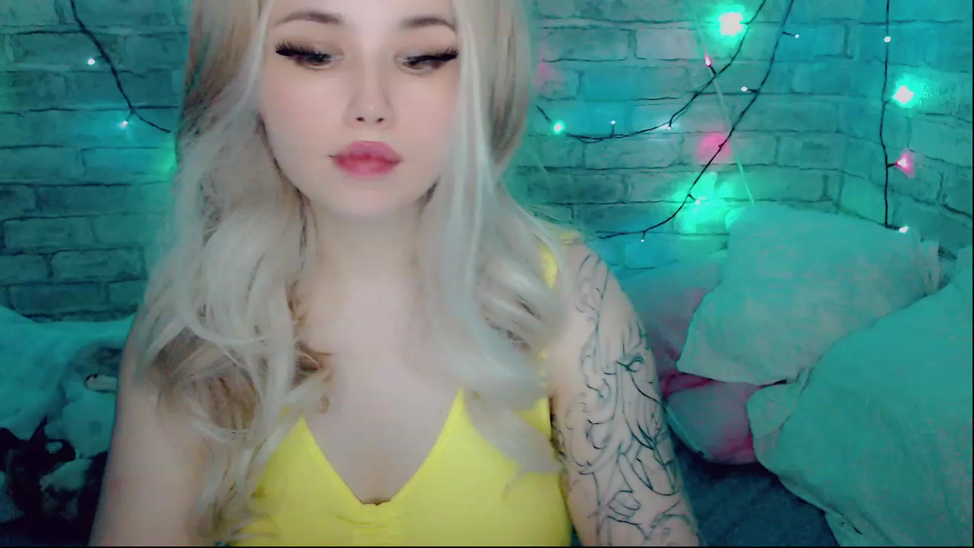 Gallery image thumbnail from YUMMY_TIFFANI's myfreecams stream on, 12/16/2022, 12:18 image 1 of 20