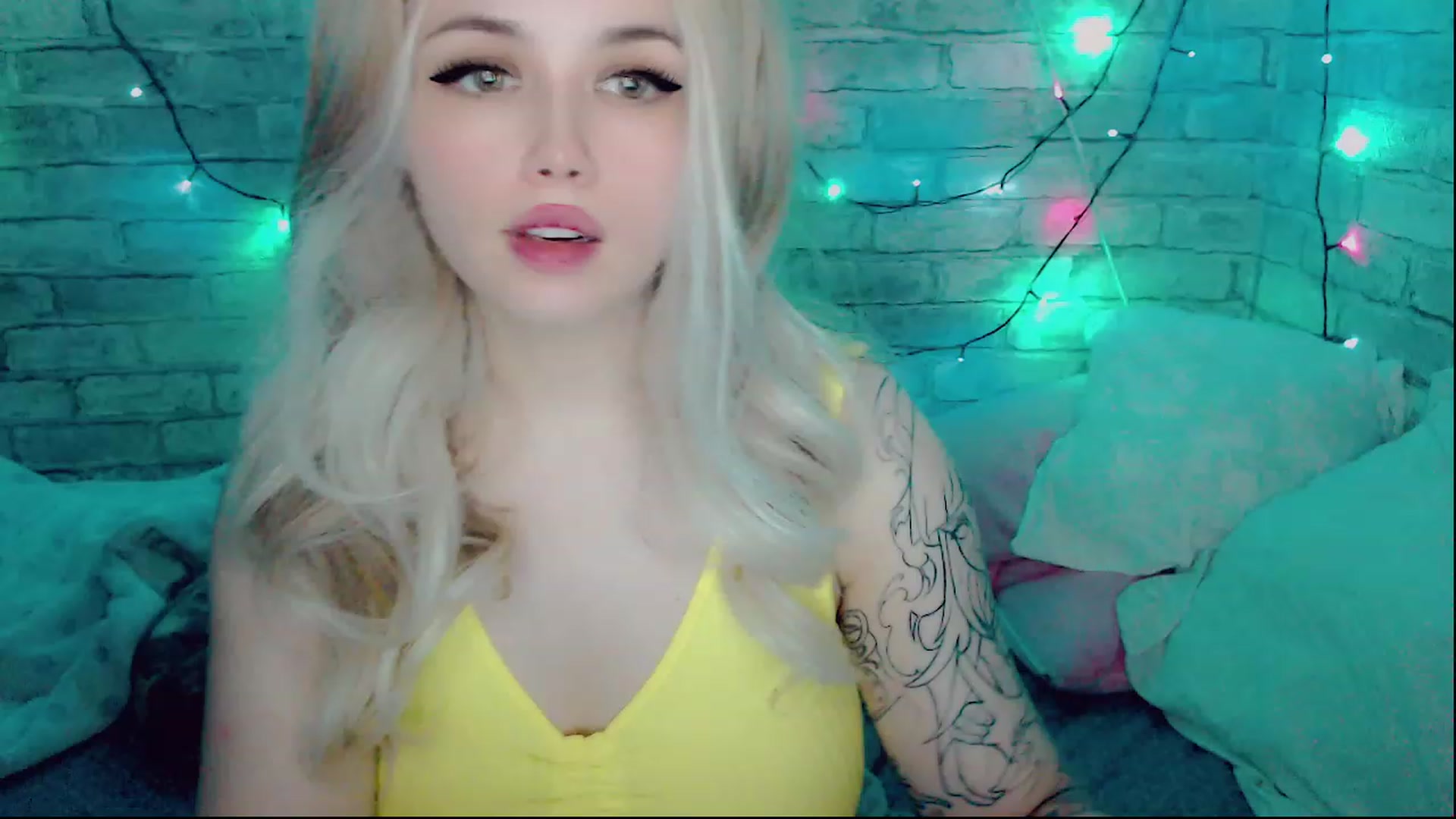 Gallery image thumbnail from YUMMY_TIFFANI's myfreecams stream on, 12/16/2022, 12:18 image 3 of 20