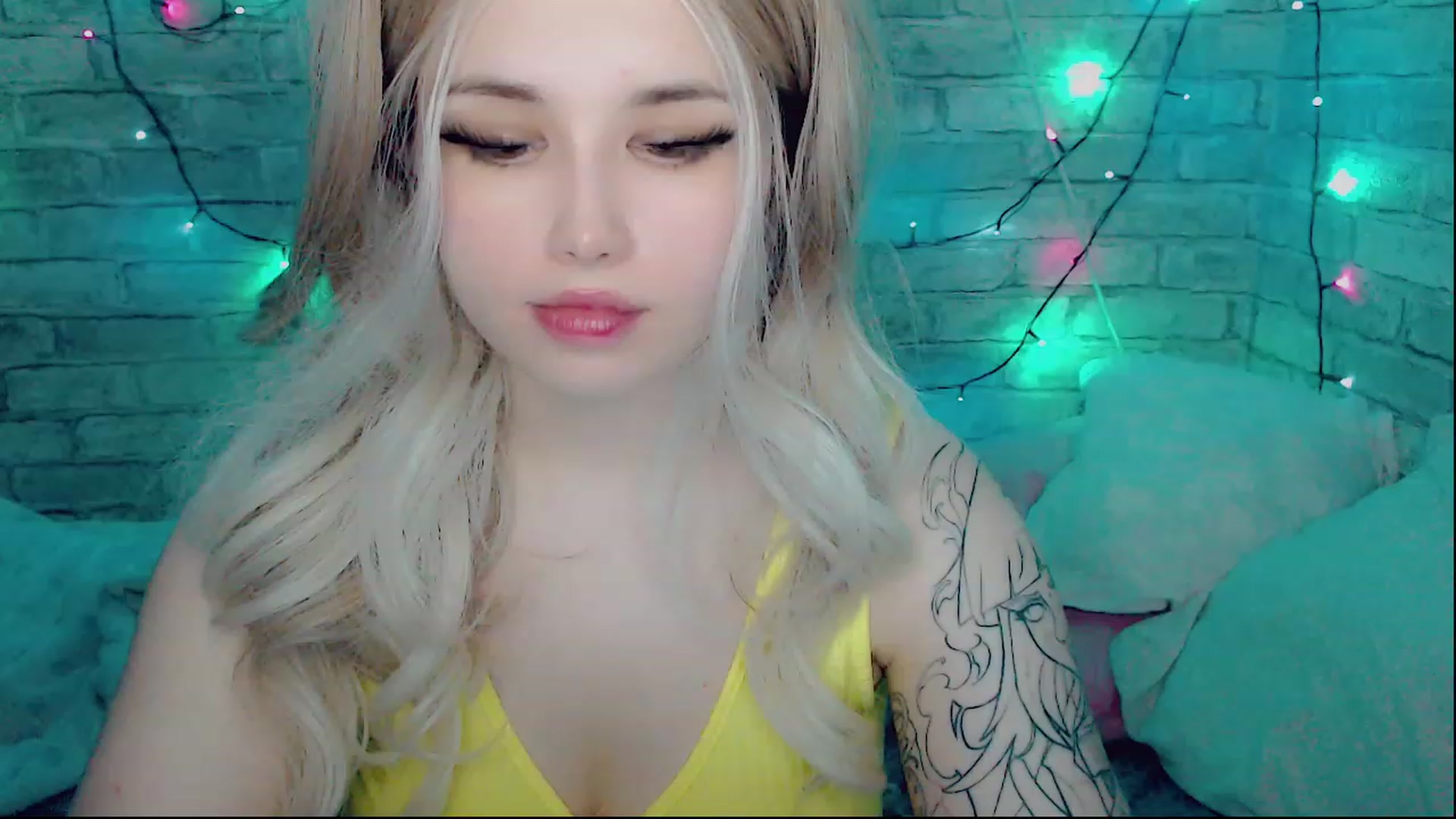 Gallery image thumbnail from YUMMY_TIFFANI's myfreecams stream on, 12/16/2022, 12:18 image 20 of 20
