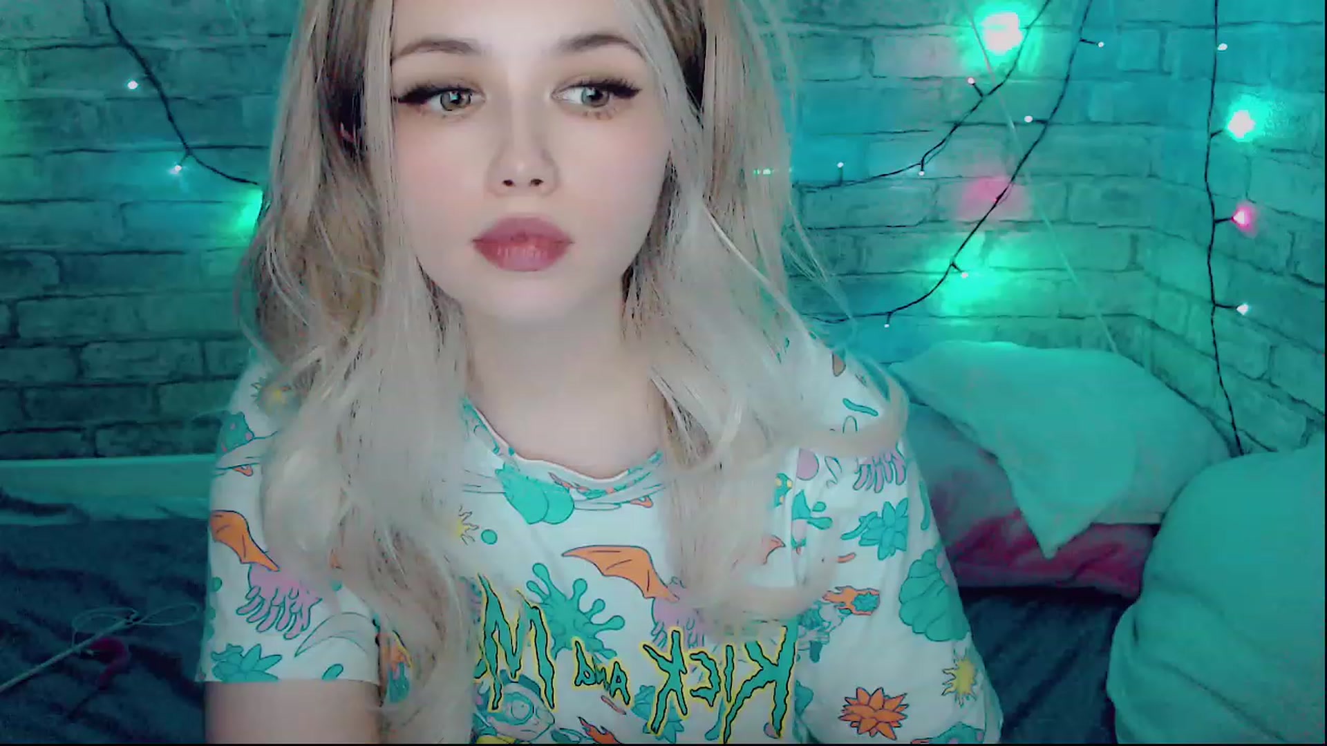 Gallery image thumbnail from YUMMY_TIFFANI's myfreecams stream on, 12/18/2022, 14:51 image 10 of 20