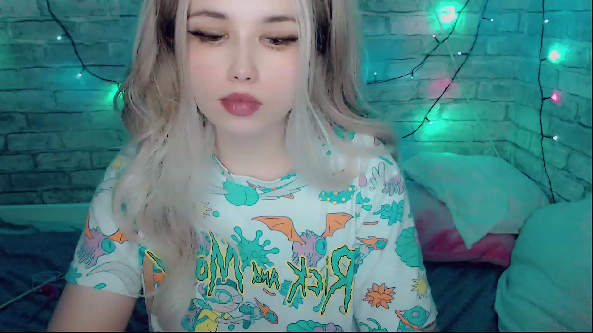 Gallery image thumbnail from YUMMY_TIFFANI's myfreecams stream on, 12/18/2022, 14:51 image 3 of 20