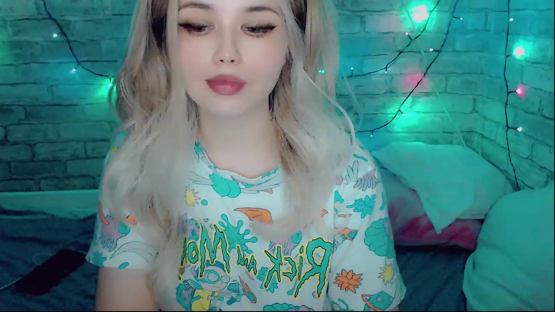 Gallery image thumbnail from YUMMY_TIFFANI's myfreecams stream on, 12/18/2022, 14:51 image 18 of 20