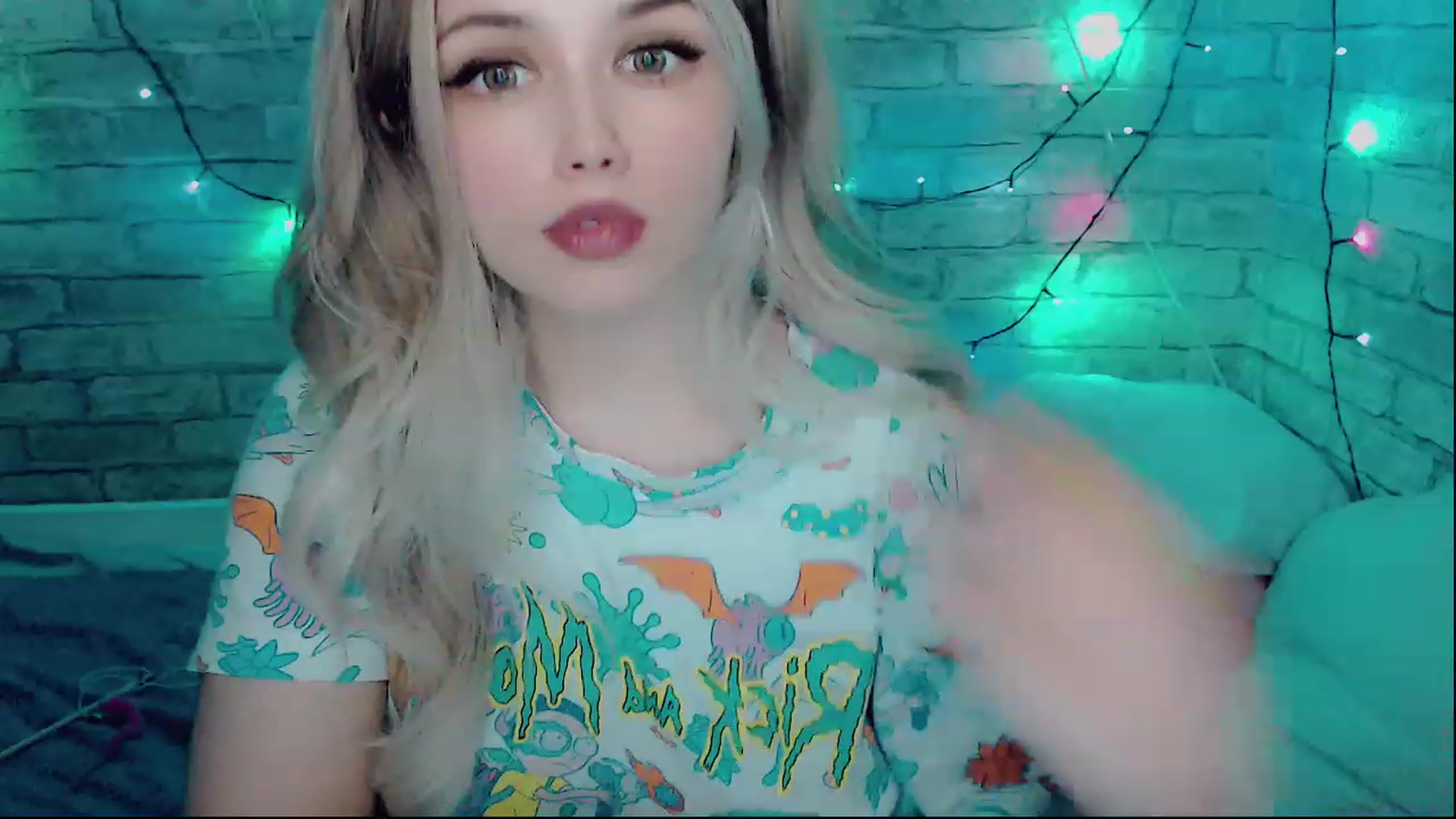 Gallery image thumbnail from YUMMY_TIFFANI's myfreecams stream on, 12/18/2022, 14:51 image 7 of 20