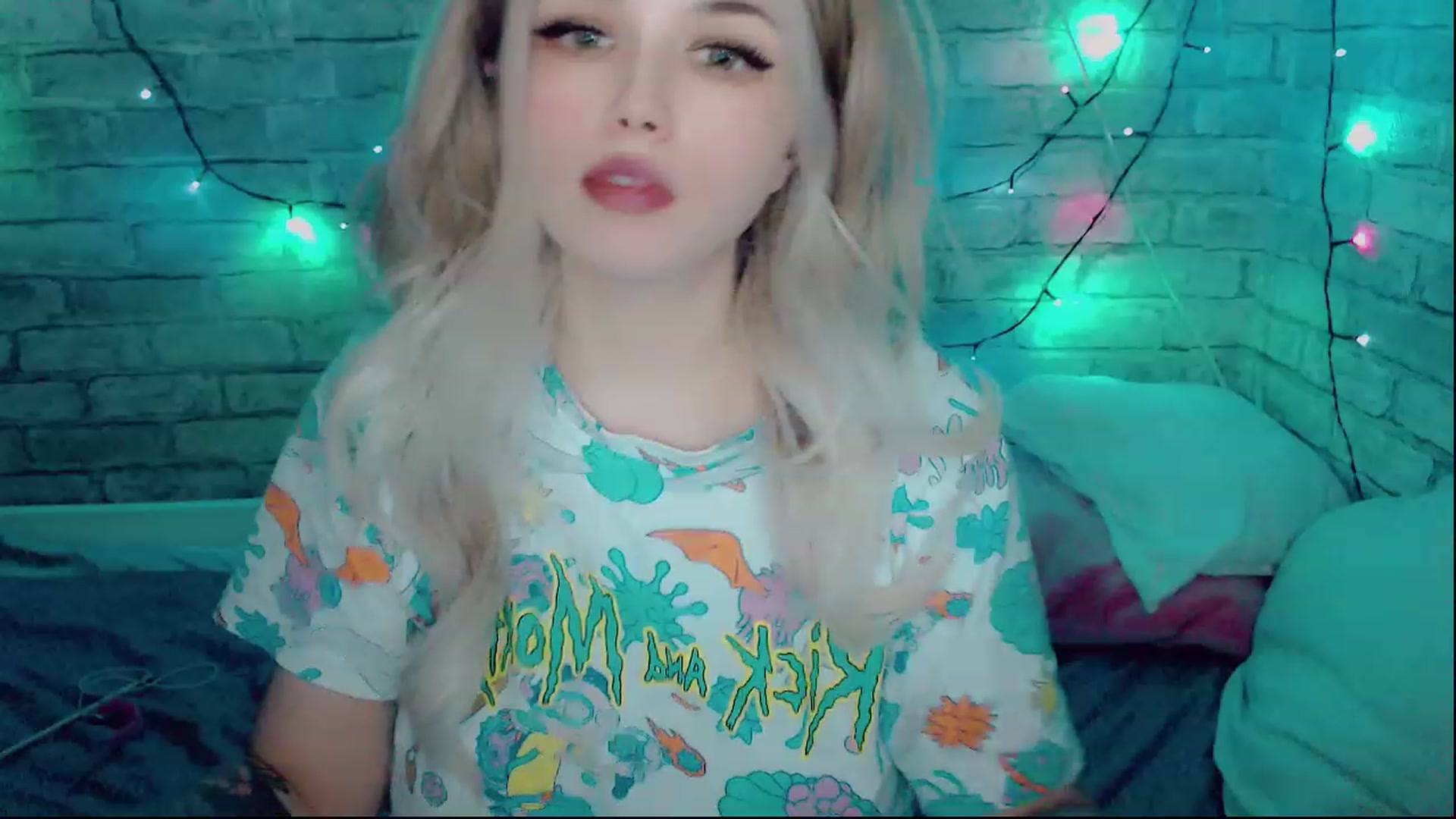 Gallery image thumbnail from YUMMY_TIFFANI's myfreecams stream on, 12/18/2022, 14:51 image 9 of 20