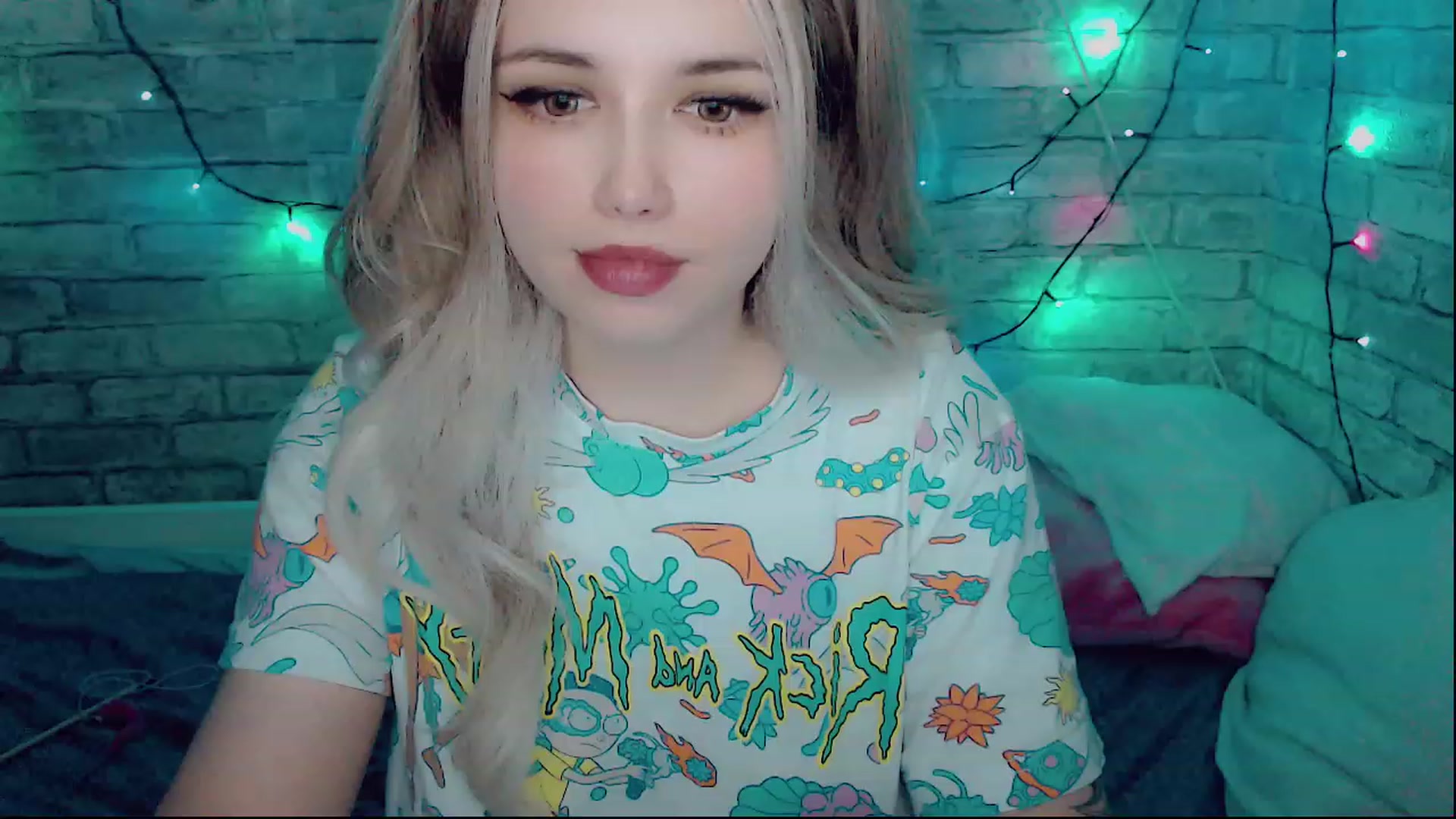 Gallery image thumbnail from YUMMY_TIFFANI's myfreecams stream on, 12/18/2022, 14:51 image 1 of 20