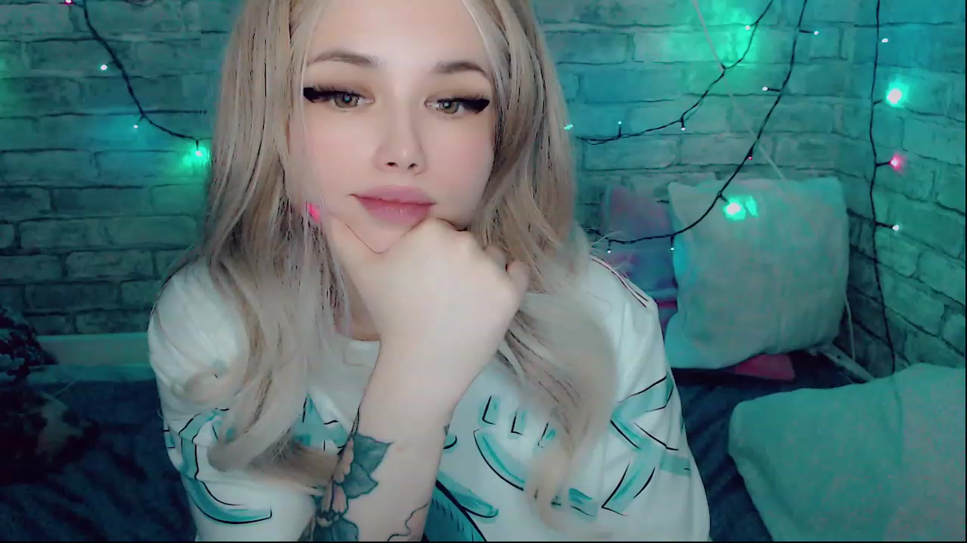 Gallery image thumbnail from YUMMY_TIFFANI's myfreecams stream on, 12/20/2022, 12:01 image 15 of 20