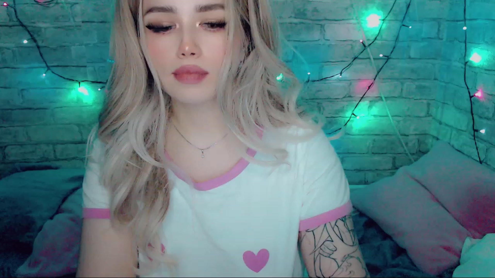 Gallery image thumbnail from YUMMY_TIFFANI's myfreecams stream on, 12/23/2022, 13:08 image 12 of 20