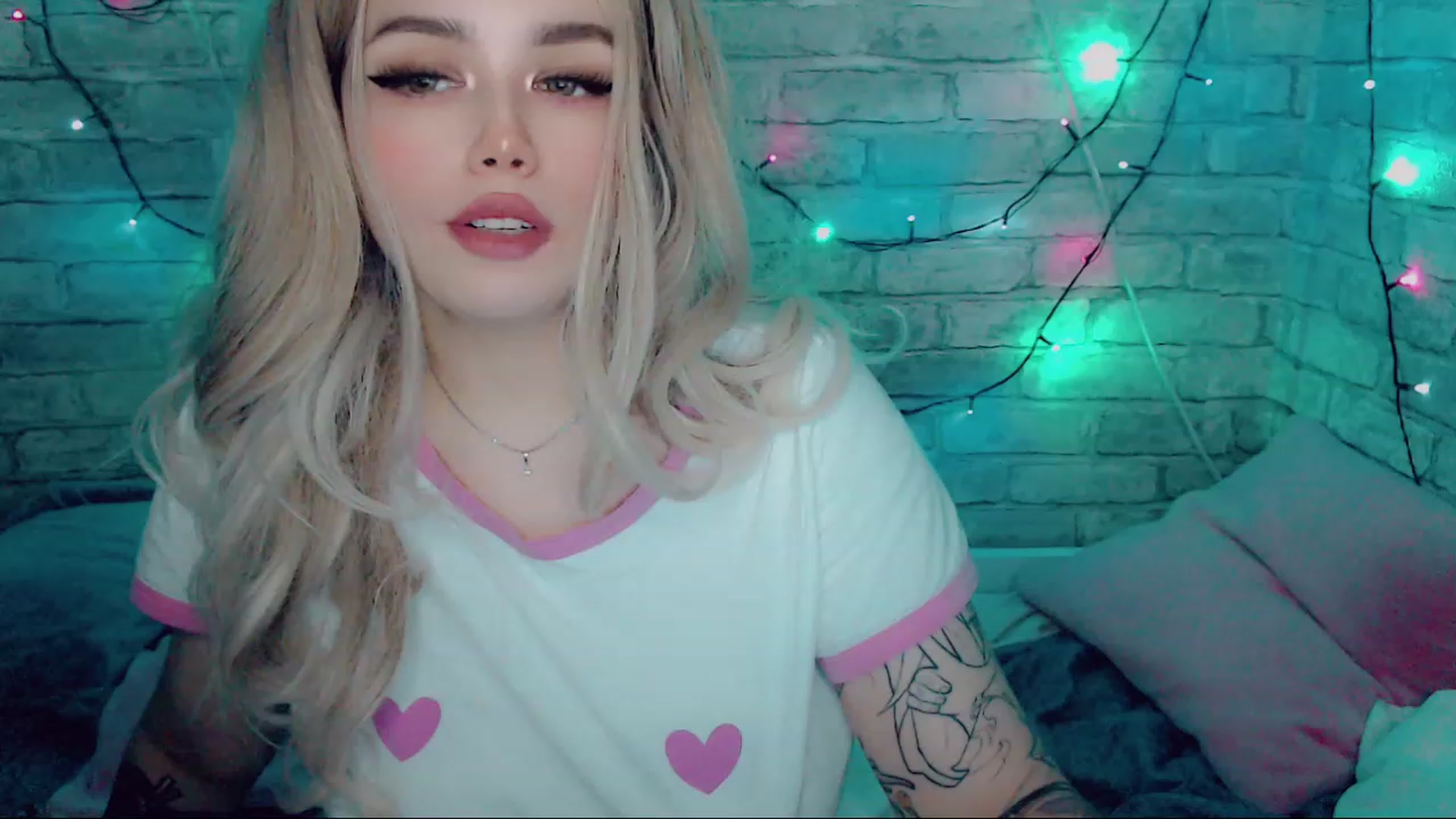 Gallery image thumbnail from YUMMY_TIFFANI's myfreecams stream on, 12/23/2022, 13:08 image 10 of 20