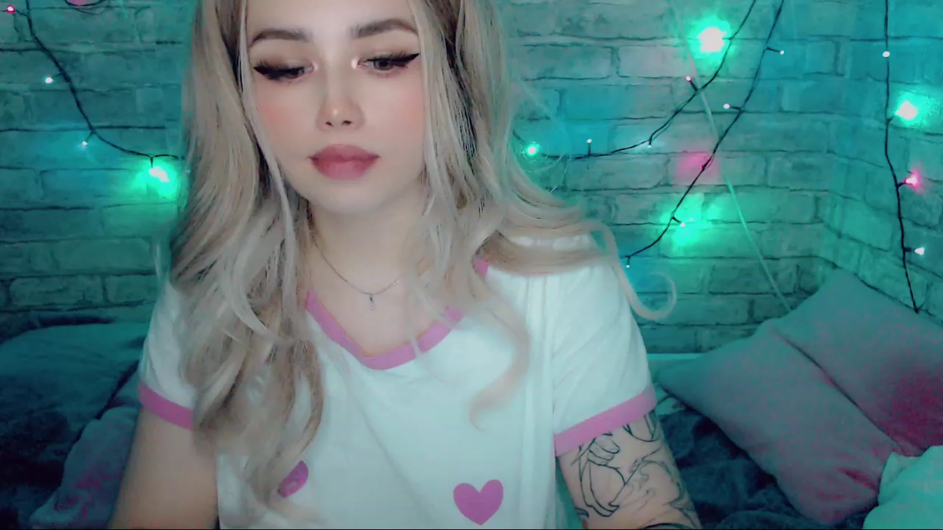 Gallery image thumbnail from YUMMY_TIFFANI's myfreecams stream on, 12/23/2022, 13:08 image 20 of 20