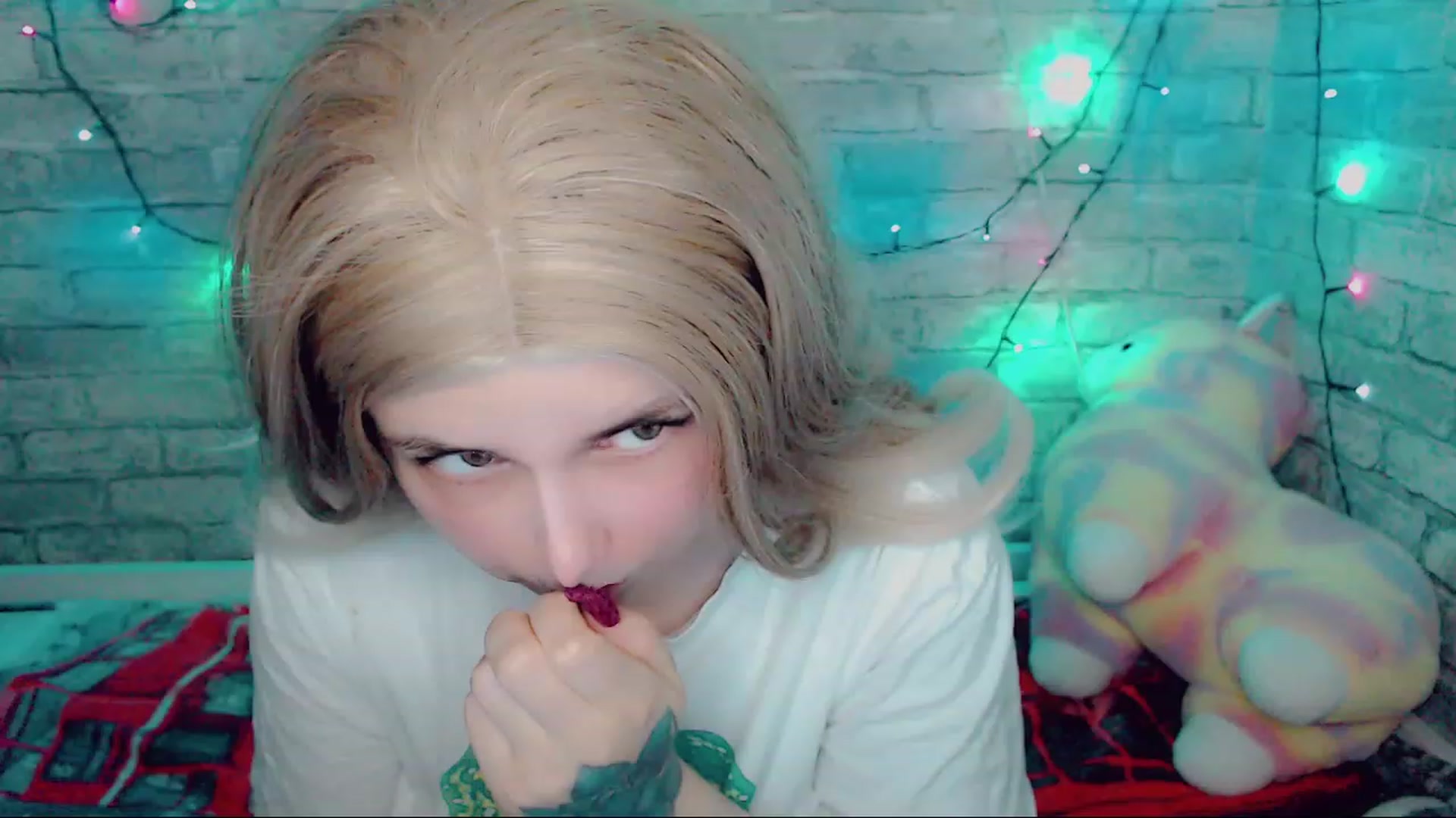 Gallery image thumbnail from YUMMY_TIFFANI's myfreecams stream on, 12/25/2022, 13:12 image 10 of 20