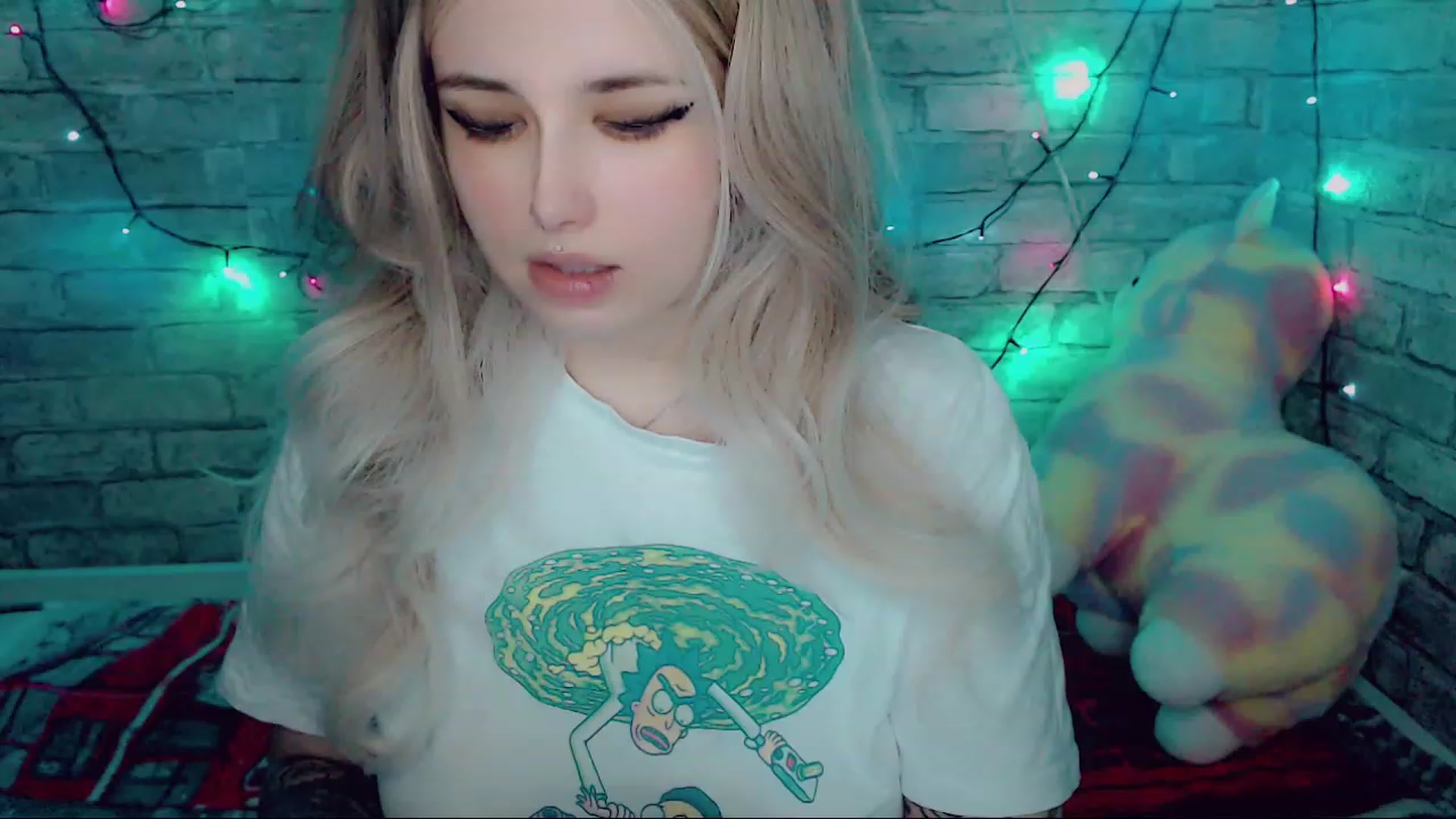 Gallery image thumbnail from YUMMY_TIFFANI's myfreecams stream on, 12/25/2022, 13:12 image 6 of 20