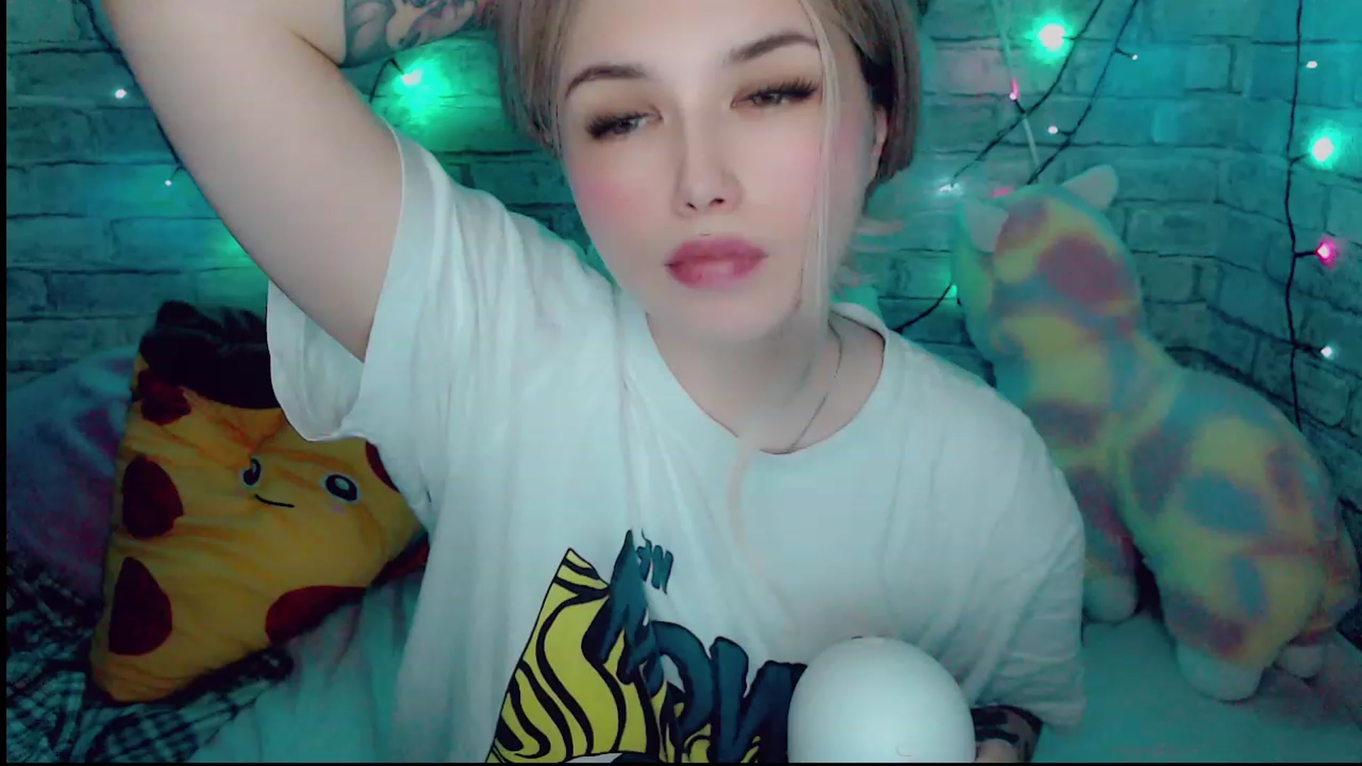 Gallery image thumbnail from YUMMY_TIFFANI's myfreecams stream on, 12/27/2022, 14:09 image 19 of 20