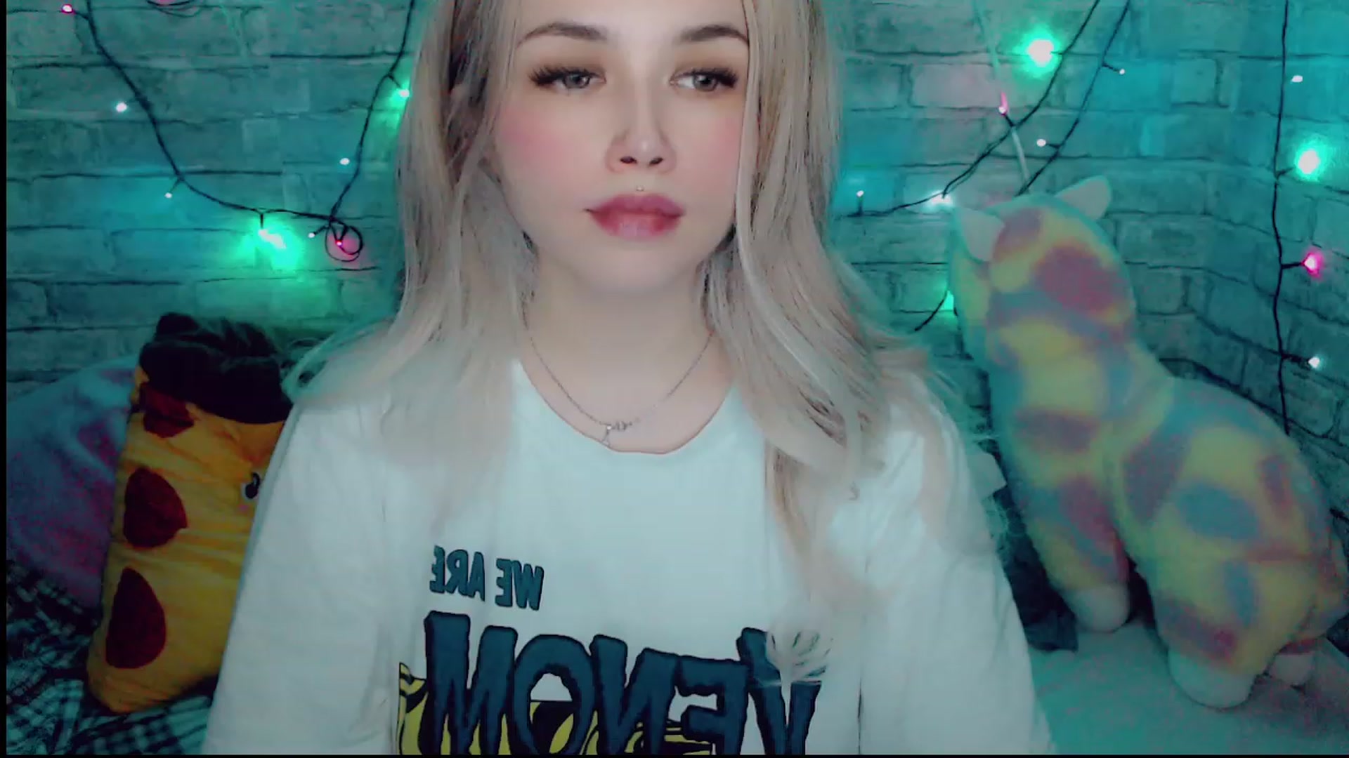 Gallery image thumbnail from YUMMY_TIFFANI's myfreecams stream on, 12/27/2022, 14:09 image 13 of 20