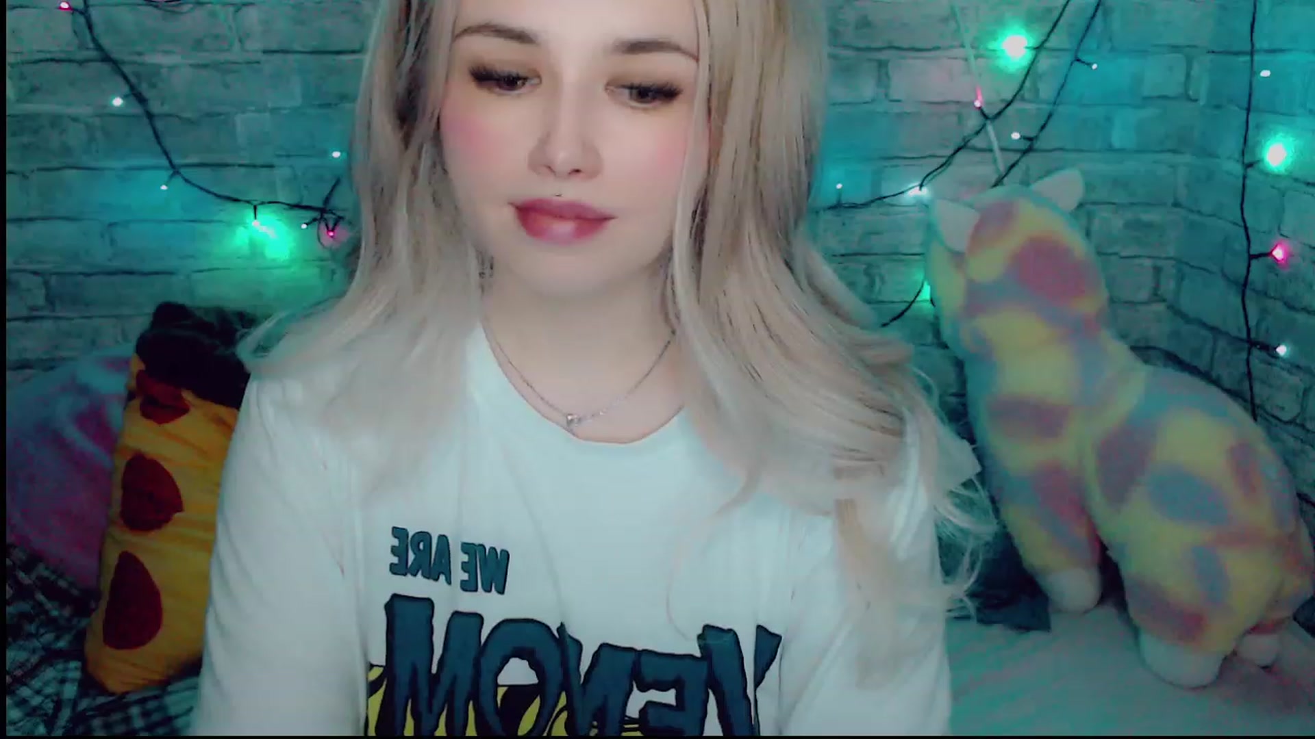 Gallery image thumbnail from YUMMY_TIFFANI's myfreecams stream on, 12/27/2022, 14:09 image 10 of 20