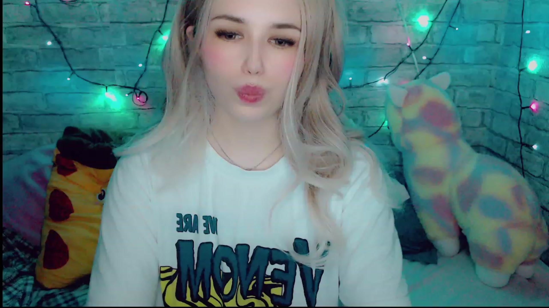 Gallery image thumbnail from YUMMY_TIFFANI's myfreecams stream on, 12/27/2022, 14:09 image 15 of 20