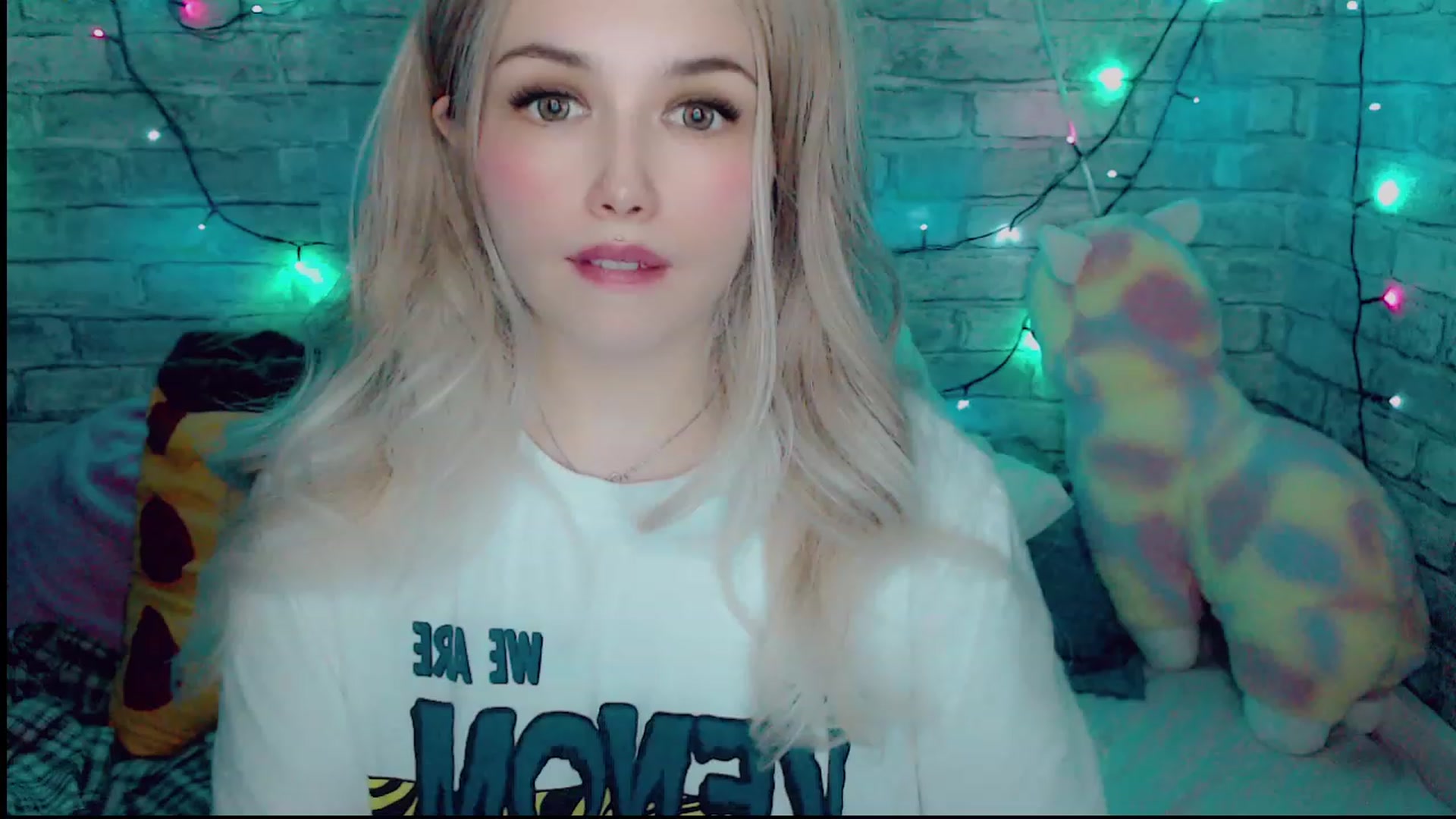 Gallery image thumbnail from YUMMY_TIFFANI's myfreecams stream on, 12/27/2022, 14:09 image 2 of 20