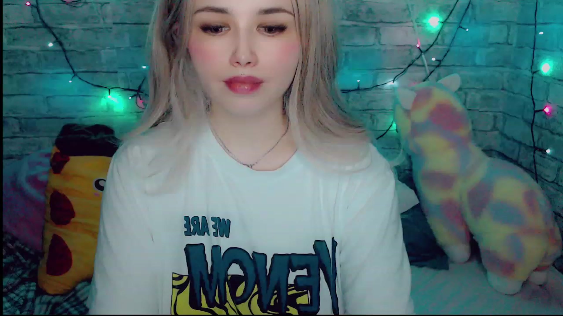 Gallery image thumbnail from YUMMY_TIFFANI's myfreecams stream on, 12/27/2022, 14:09 image 8 of 20