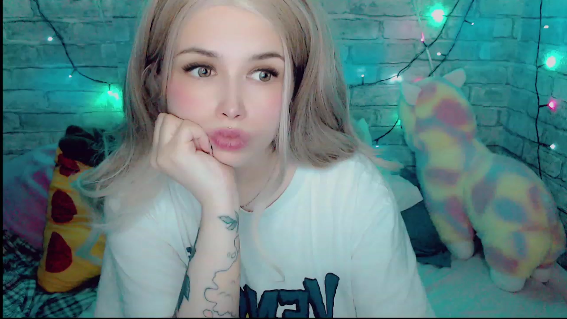 Gallery image thumbnail from YUMMY_TIFFANI's myfreecams stream on, 12/27/2022, 14:09 image 20 of 20