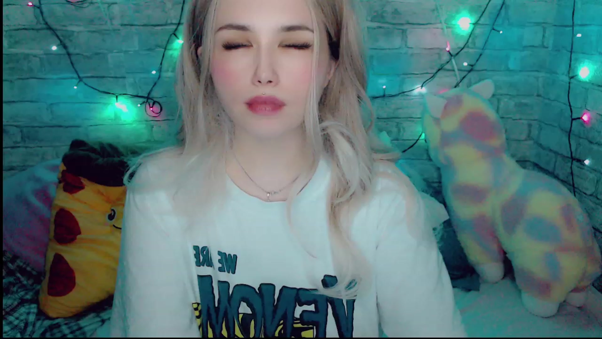 Gallery image thumbnail from YUMMY_TIFFANI's myfreecams stream on, 12/27/2022, 14:09 image 17 of 20