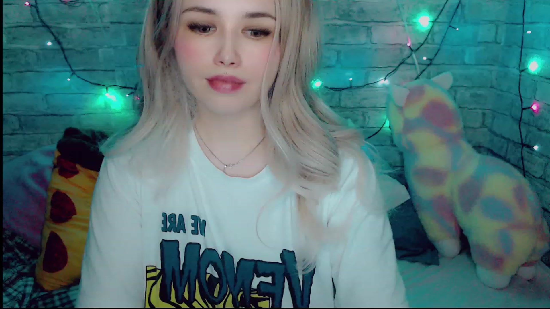 Gallery image thumbnail from YUMMY_TIFFANI's myfreecams stream on, 12/27/2022, 14:09 image 12 of 20