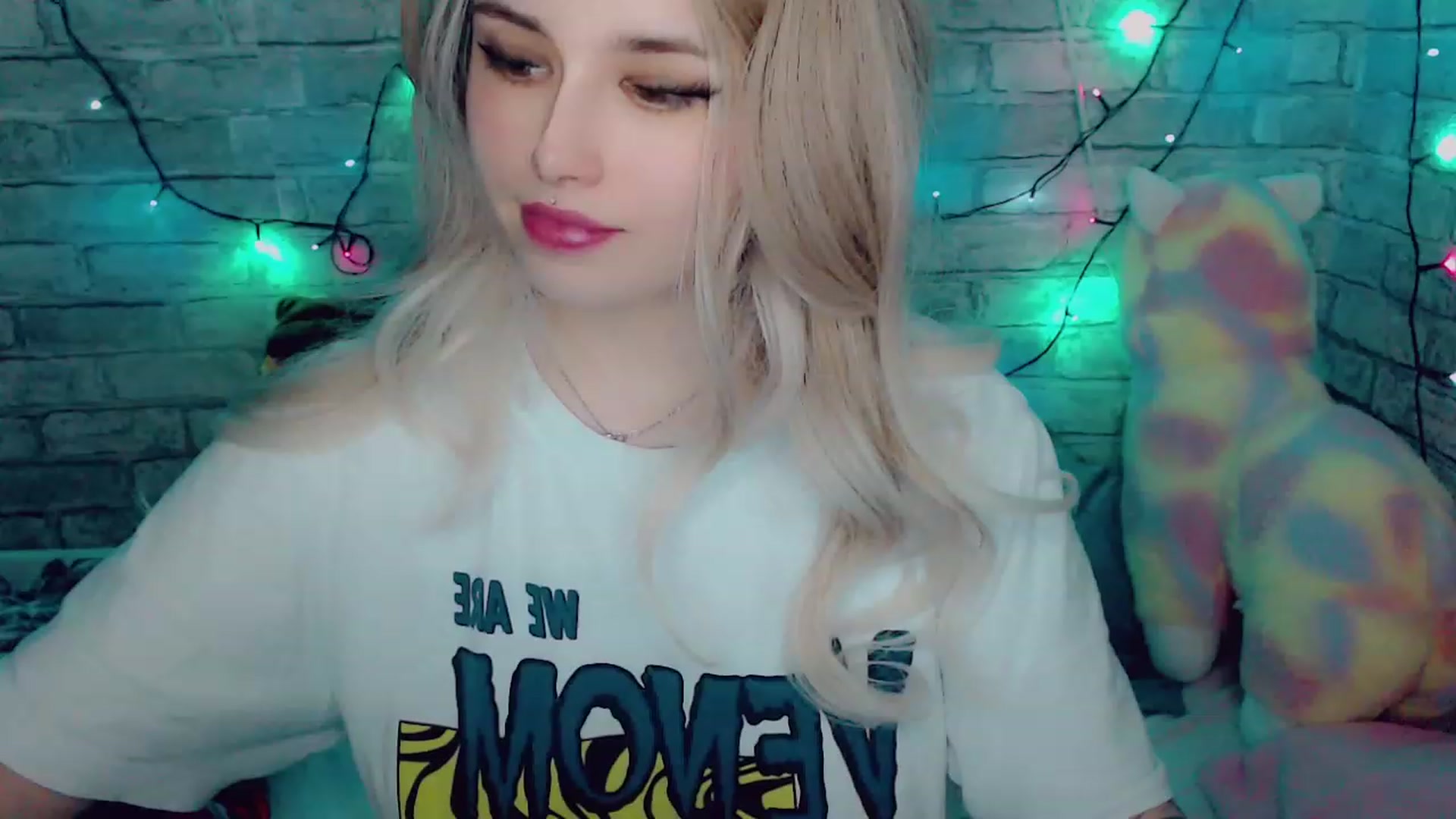 Gallery image thumbnail from YUMMY_TIFFANI's myfreecams stream on, 12/28/2022, 12:40 image 13 of 20
