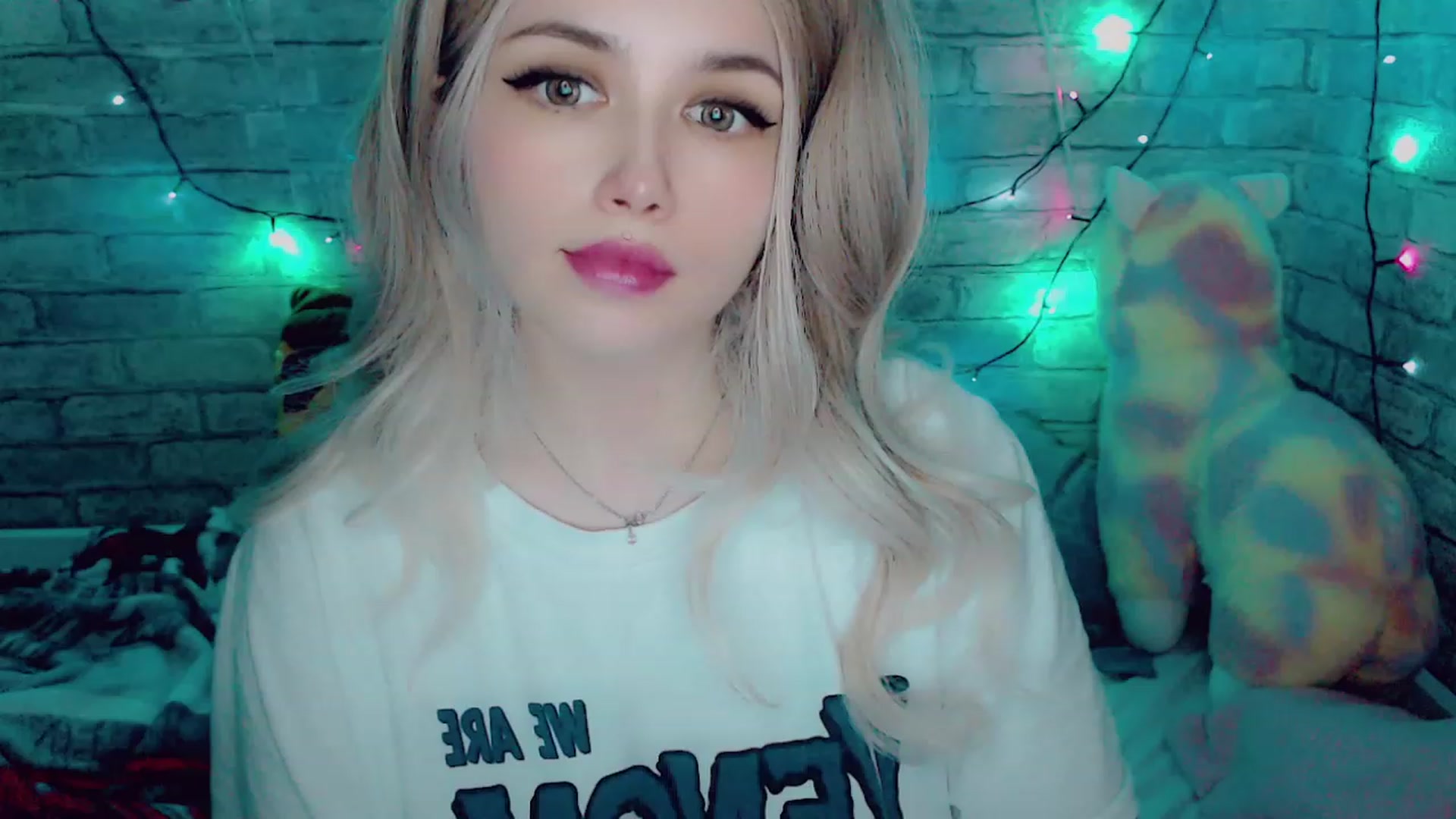 Gallery image thumbnail from YUMMY_TIFFANI's myfreecams stream on, 12/28/2022, 12:40 image 6 of 20
