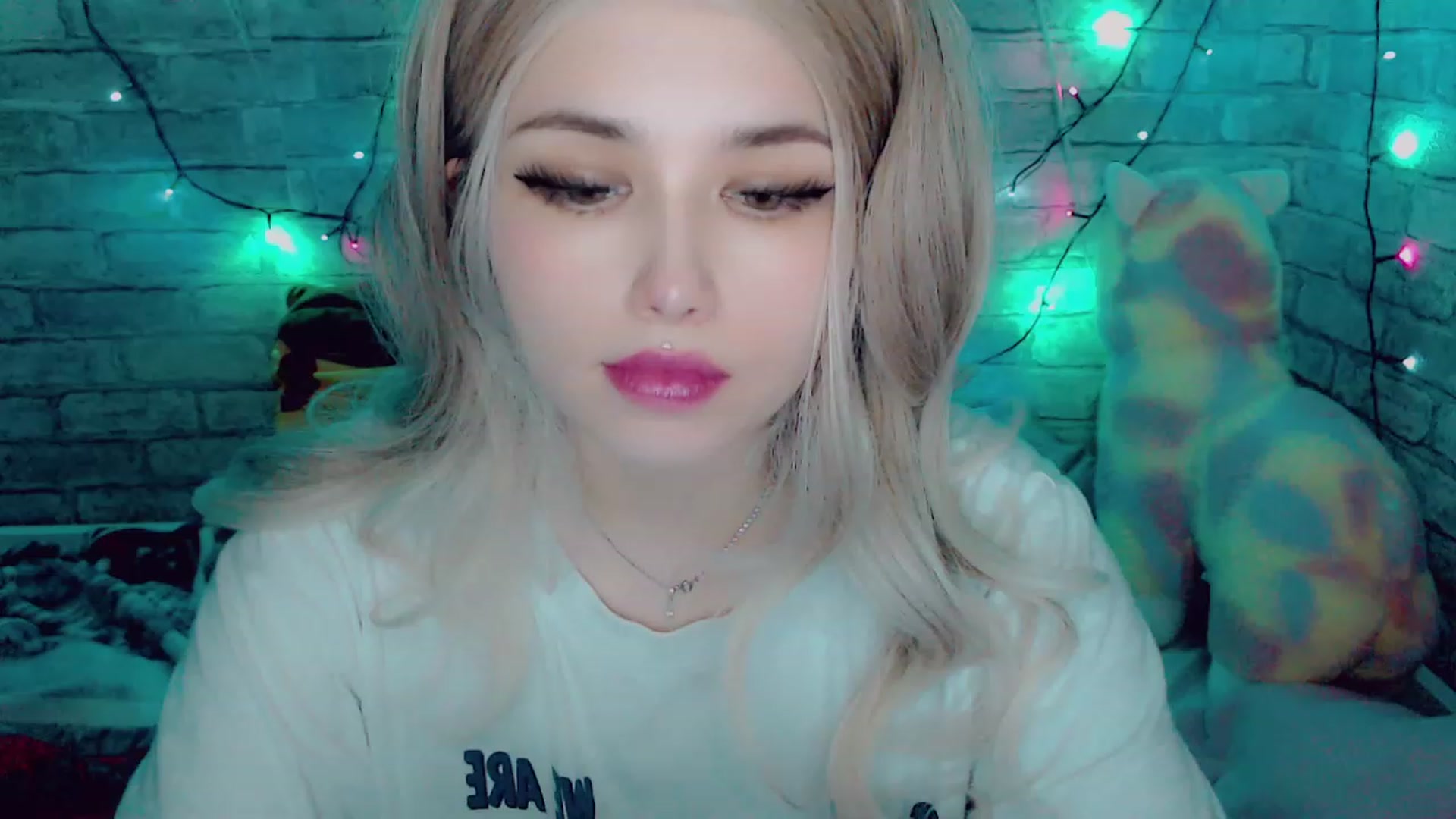 Gallery image thumbnail from YUMMY_TIFFANI's myfreecams stream on, 12/28/2022, 12:40 image 10 of 20
