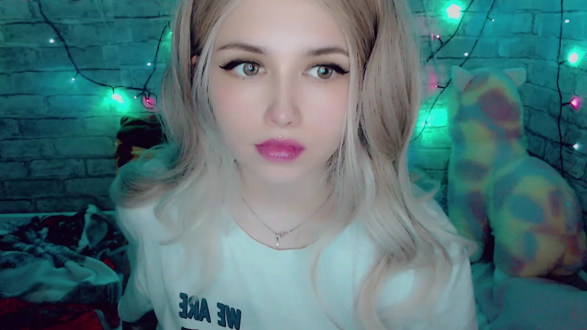 Gallery image thumbnail from YUMMY_TIFFANI's myfreecams stream on, 12/28/2022, 12:40 image 12 of 20