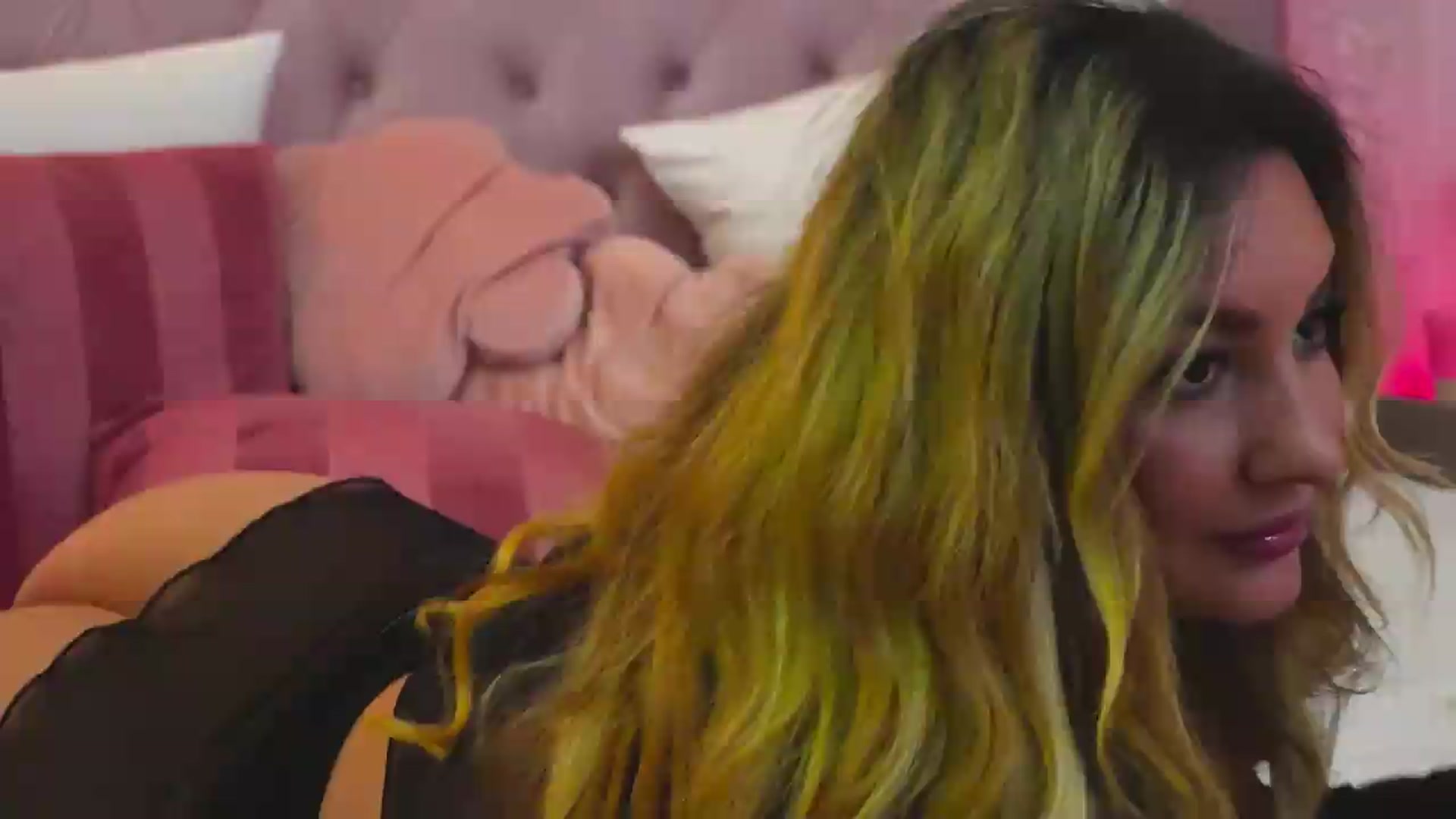 Gallery image thumbnail from YaaraCollins's myfreecams stream on, 05/16/2026, 09:55 image 15 of 20