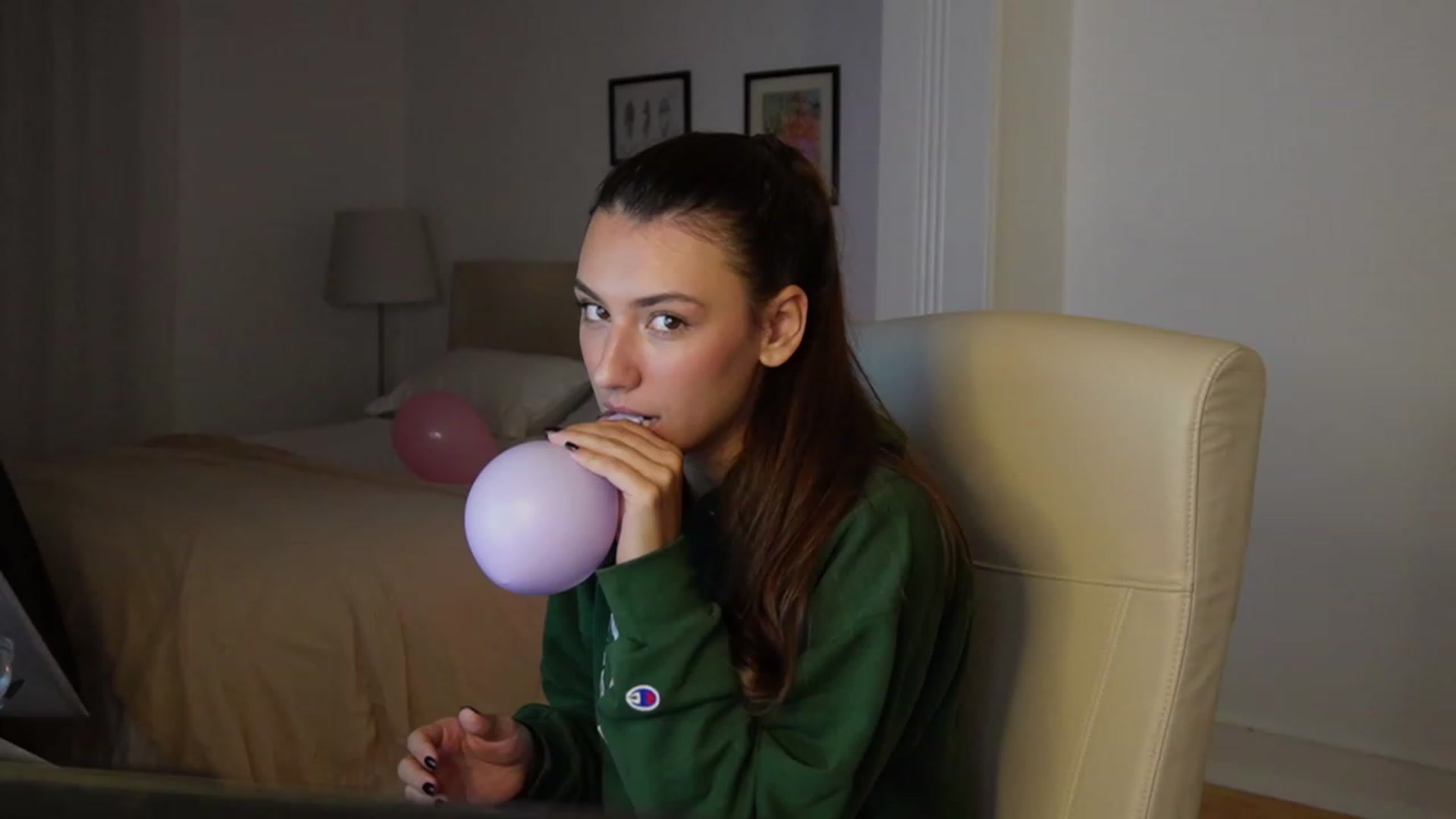 Gallery image thumbnail from YachtPrincess's myfreecams stream on, 11/25/2022, 07:06 image 2 of 20