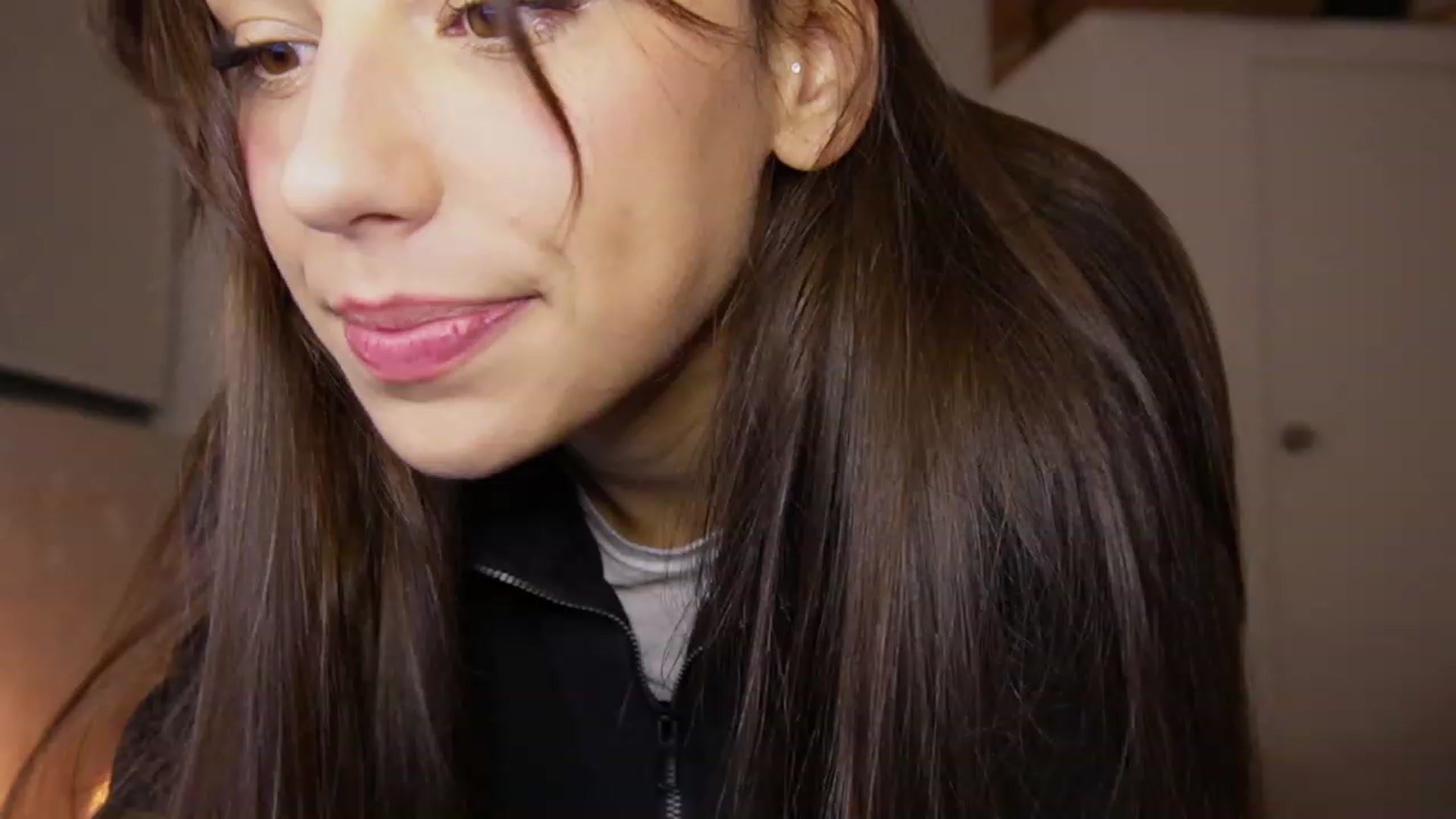 Gallery image thumbnail from YachtPrincess's myfreecams stream on, 12/15/2022, 05:06 image 19 of 20