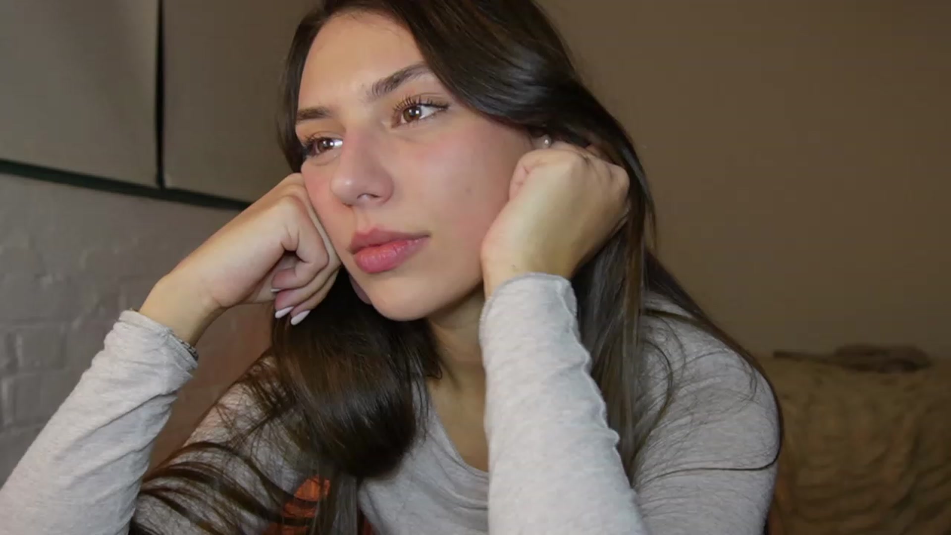 Gallery image thumbnail from YachtPrincess's myfreecams stream on, 12/17/2022, 05:39 image 12 of 20