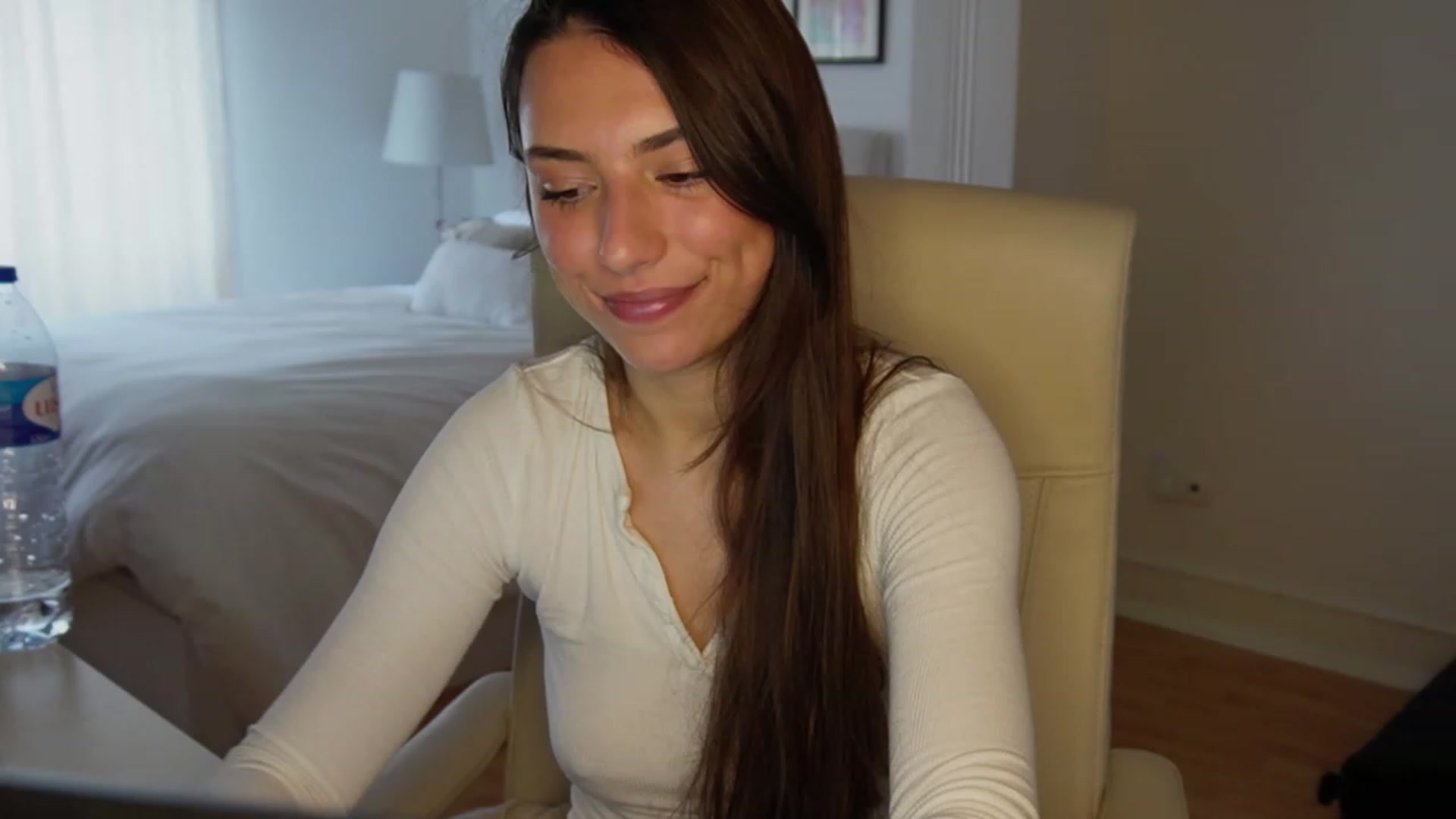 Gallery image thumbnail from YachtPrincess's myfreecams stream on, 03/17/2023, 18:20 image 1 of 20
