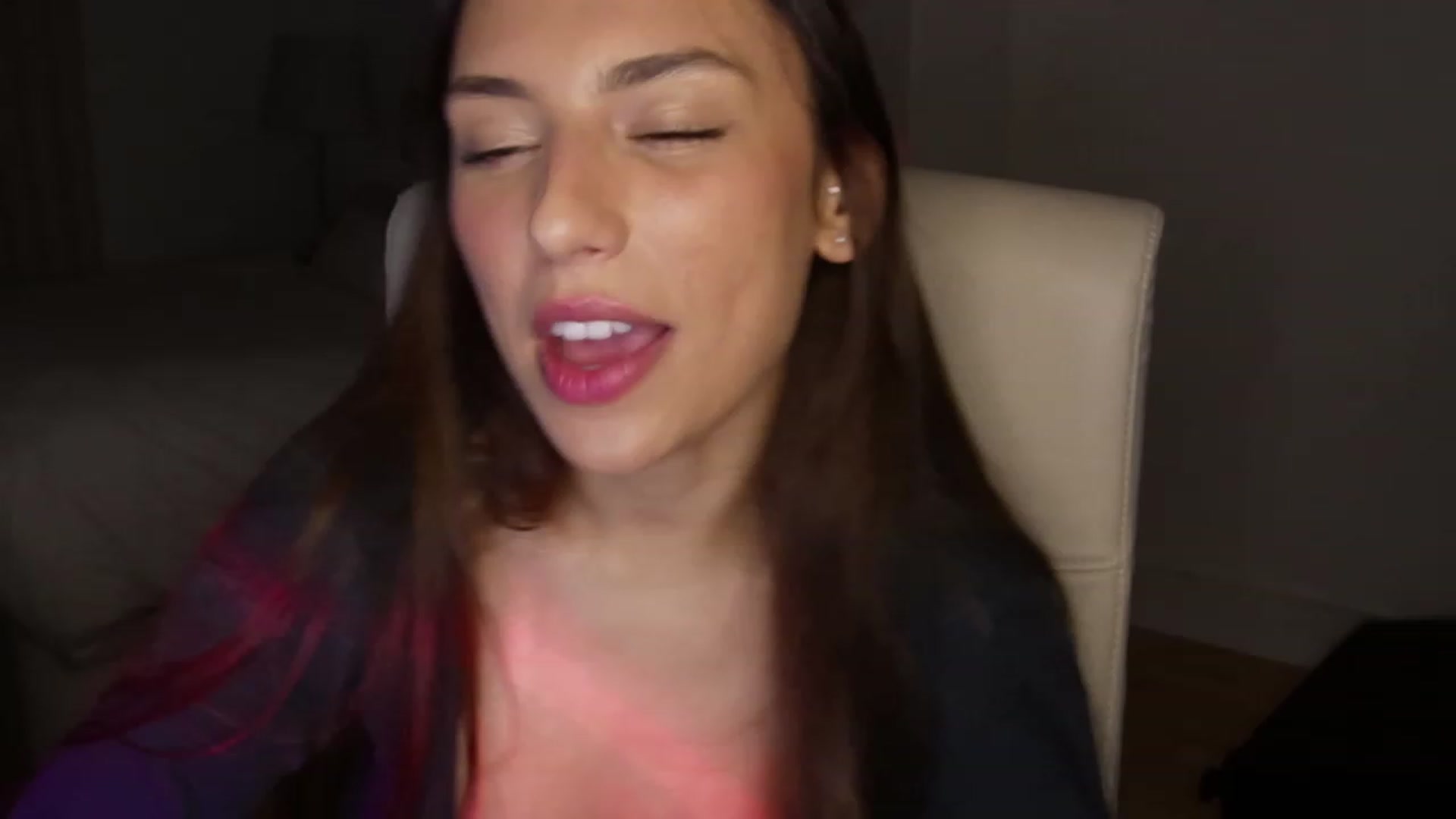 Gallery image thumbnail from YachtPrincess's myfreecams stream on, 03/20/2023, 05:40 image 4 of 20