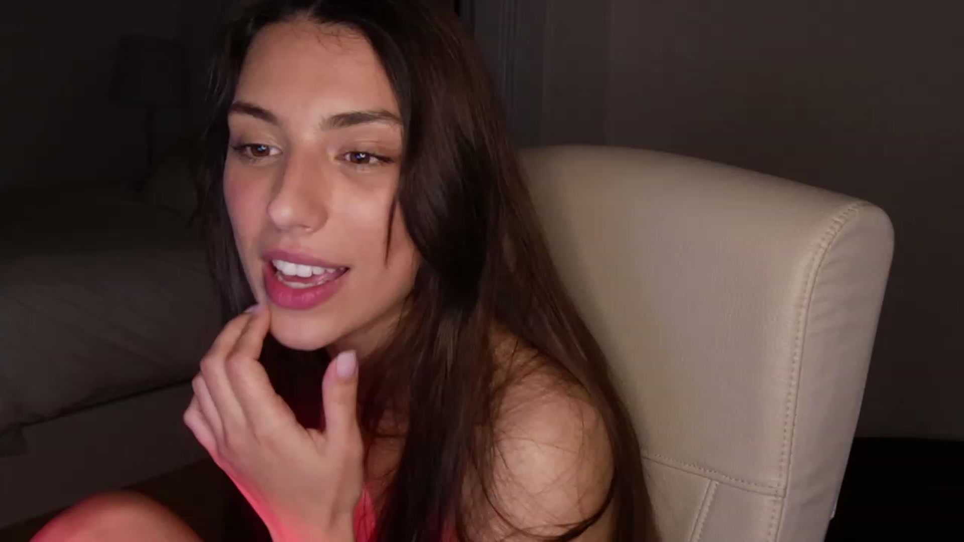 Gallery image thumbnail from YachtPrincess's myfreecams stream on, 03/20/2023, 07:37 image 16 of 20