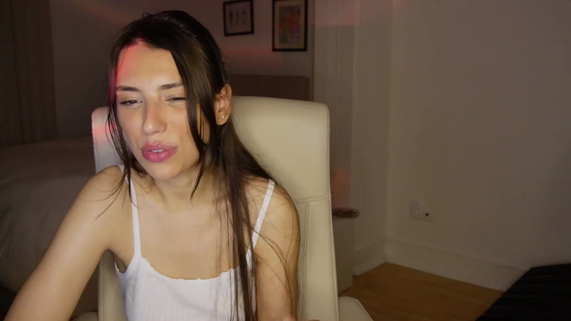 Gallery image thumbnail from YachtPrincess's myfreecams stream on, 03/24/2023, 04:28 image 13 of 20