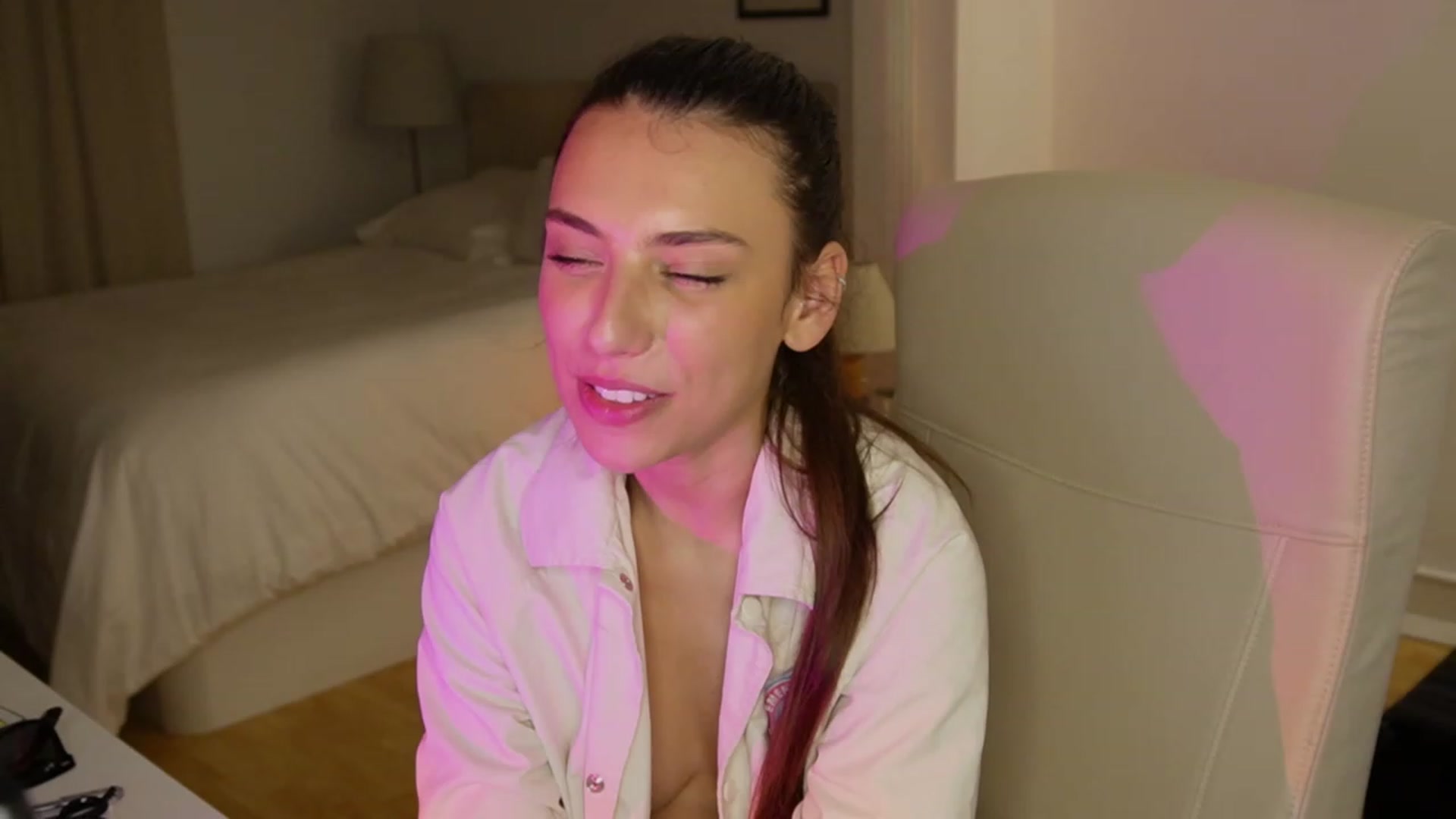 Gallery image thumbnail from YachtPrincess's myfreecams stream on, 04/01/2023, 05:51 image 2 of 20