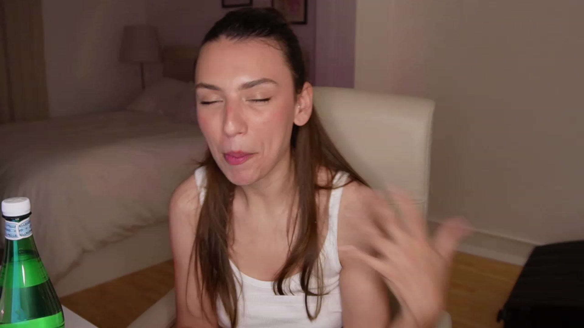 Gallery image thumbnail from YachtPrincess's myfreecams stream on, 04/04/2023, 04:29 image 6 of 20