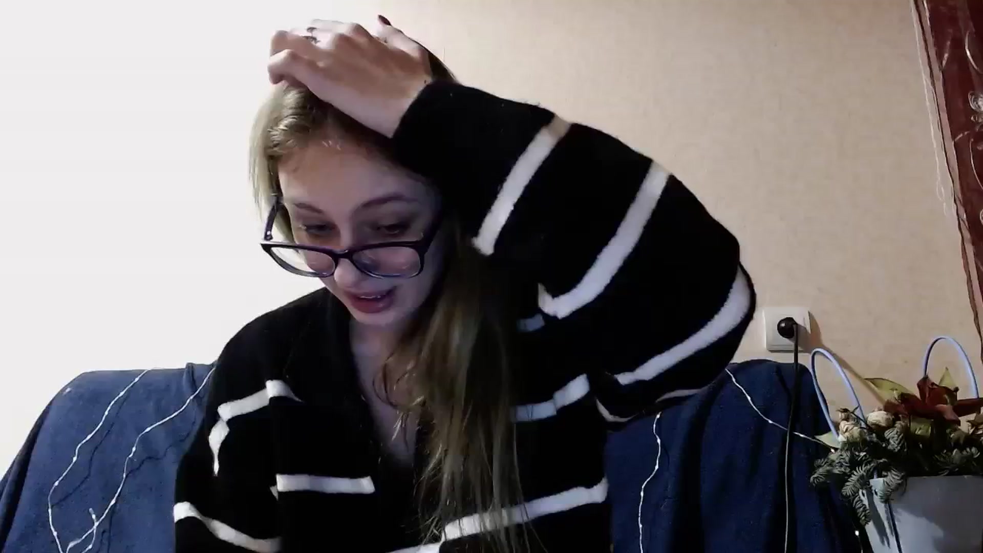 Gallery image thumbnail from YaeMiko's myfreecams stream on, 12/23/2023, 17:14 image 15 of 20