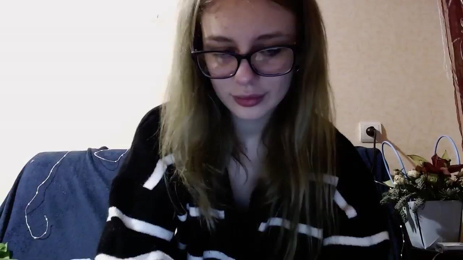 Gallery image thumbnail from YaeMiko's myfreecams stream on, 12/23/2023, 17:14 image 6 of 20