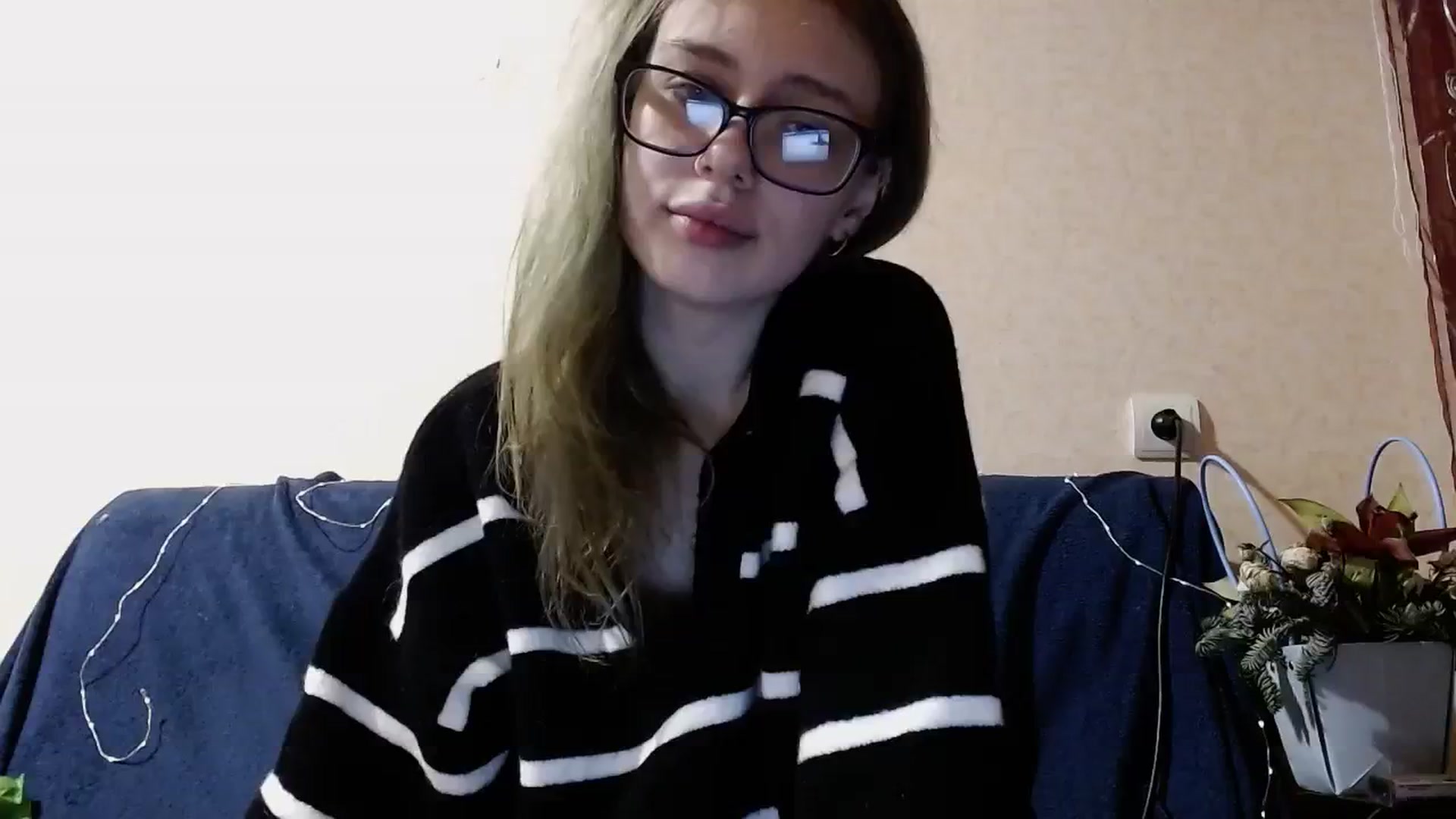 Gallery image thumbnail from YaeMiko's myfreecams stream on, 12/23/2023, 17:14 image 10 of 20
