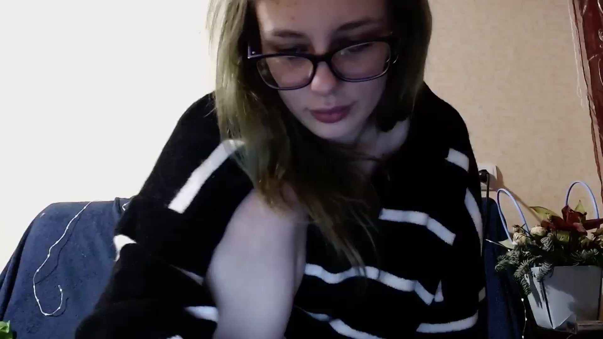 Gallery image thumbnail from YaeMiko's myfreecams stream on, 12/23/2023, 17:14 image 12 of 20