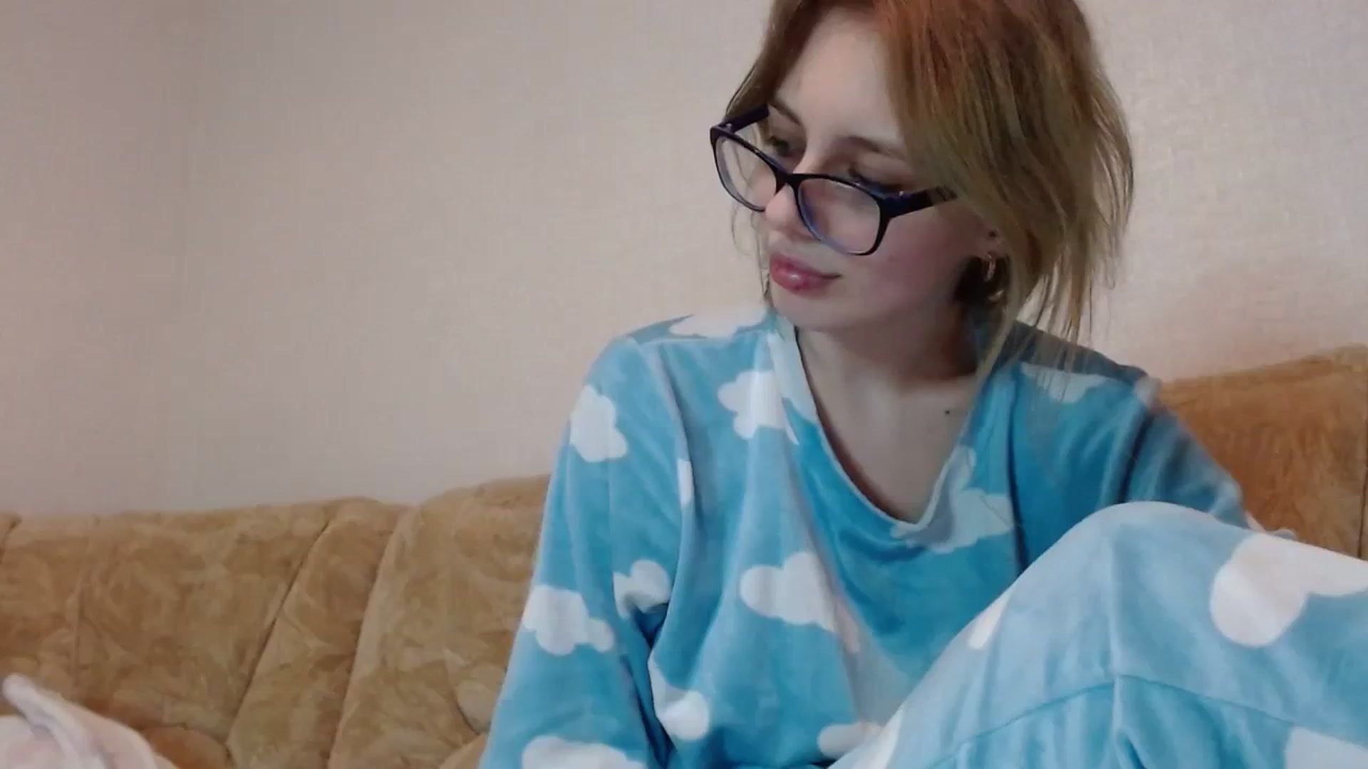 Gallery image thumbnail from YaeMiko's myfreecams stream on, 12/27/2023, 19:31 image 18 of 20